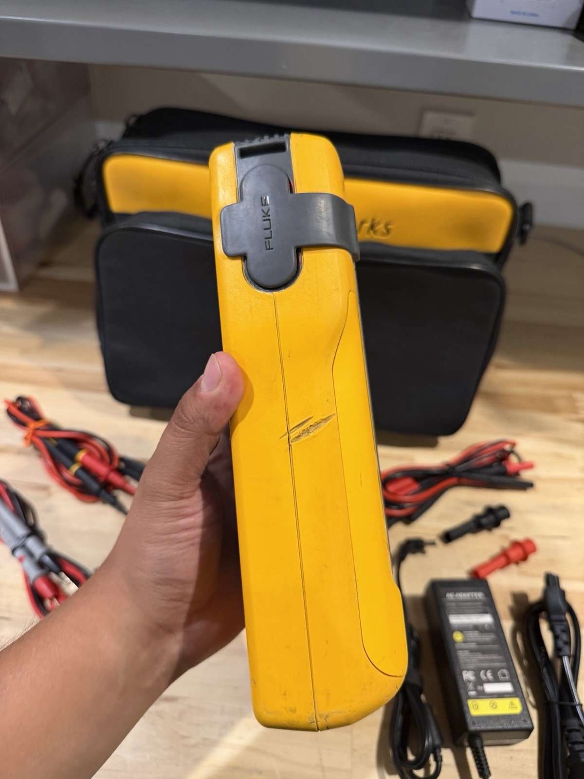 FLUKE 754 DOCUMENTING PROCESS CALIBRATOR W/ ACCESSORIES (TESTED) FREE SHIPPING