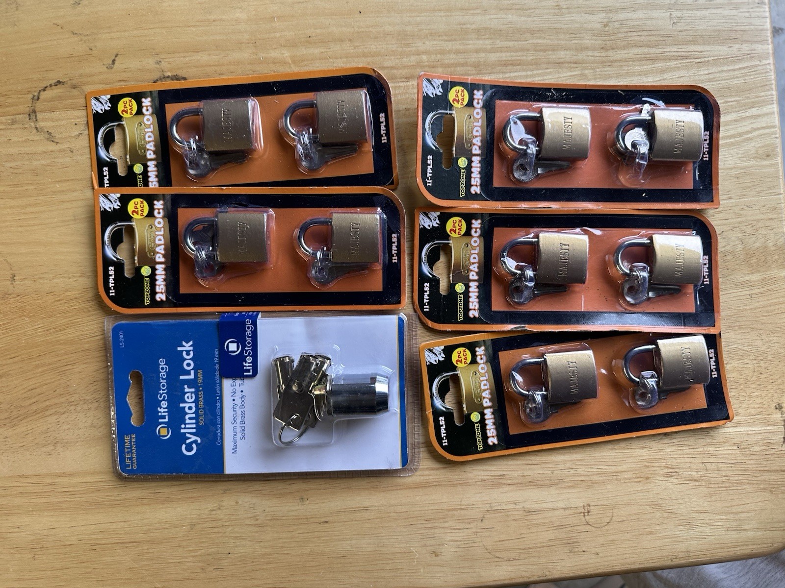 11 pc. LOCKS | 25 Mm Padlock And 1 Cylinder Lock