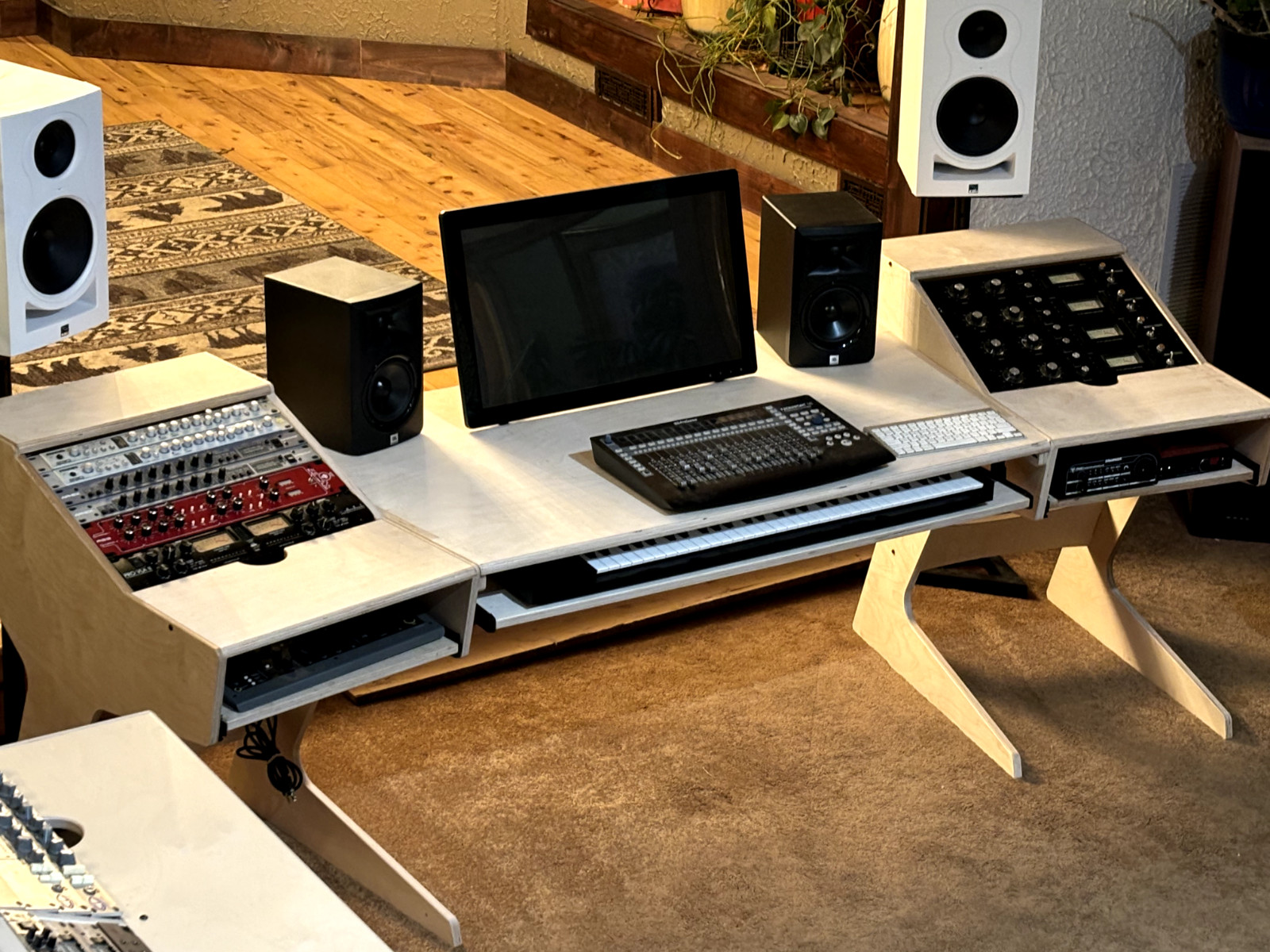 Trinity Desk Designs Producers Desk Music Recording DAW Hybrid Station 48" x 36"