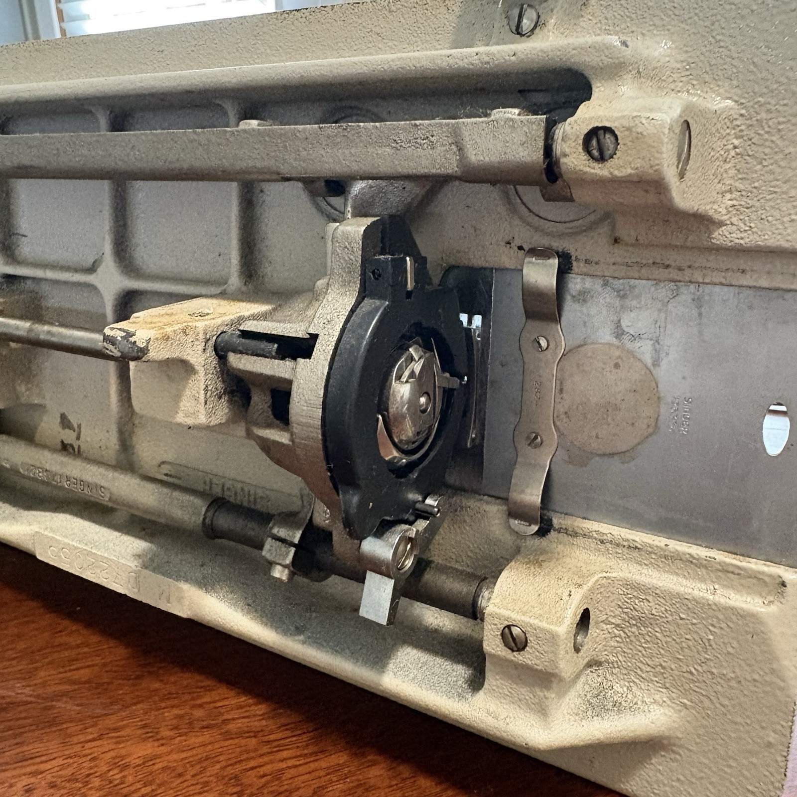 SINGER 237 Straight/Zigzag Sewing Machine, Parts/Repair