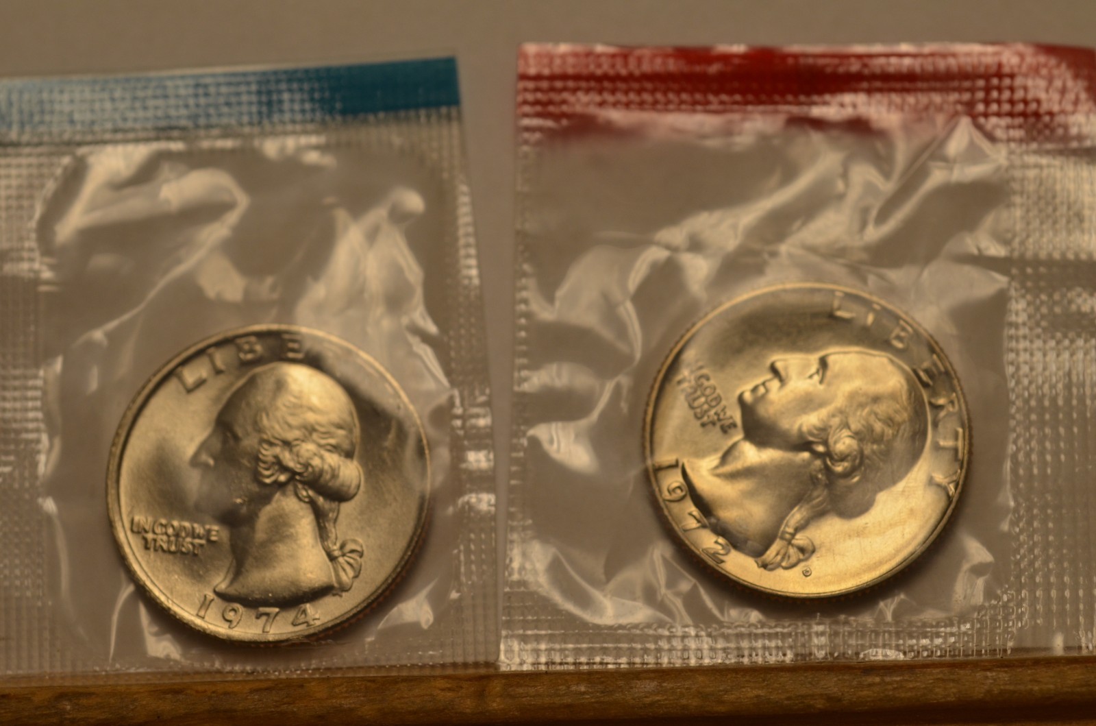 1972-D & 1974-P Washington Quarters (UNC) in US Mint Cello Item #7200