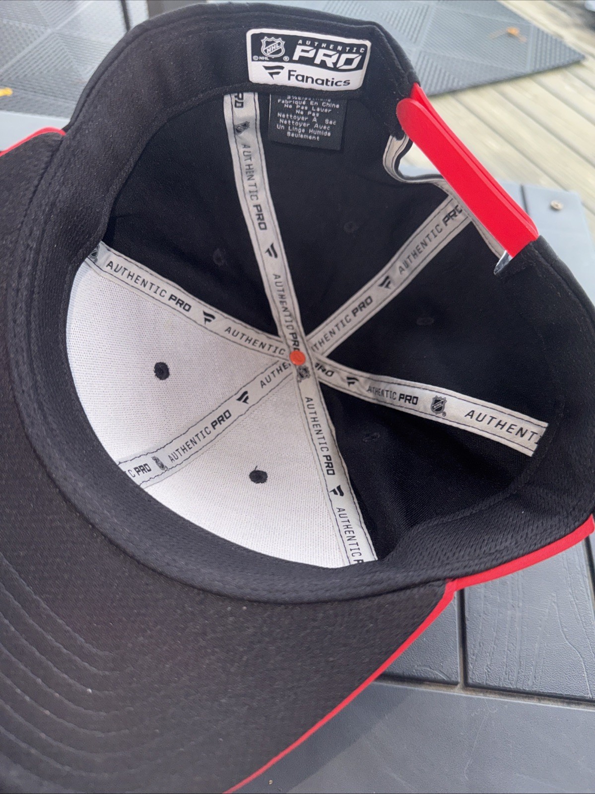 Chicago Black Hawks Head Logo on Black & Heather Gray Hat Cap Red Bill Snapback