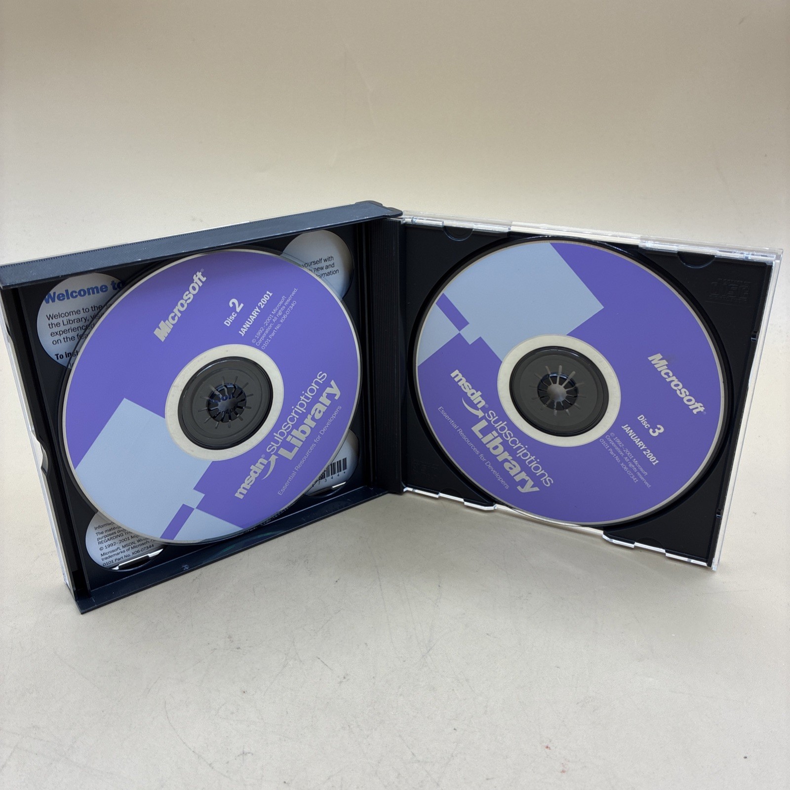 Microsoft MSDN Subscriptions Library January 2001, (3) Discs, Mint