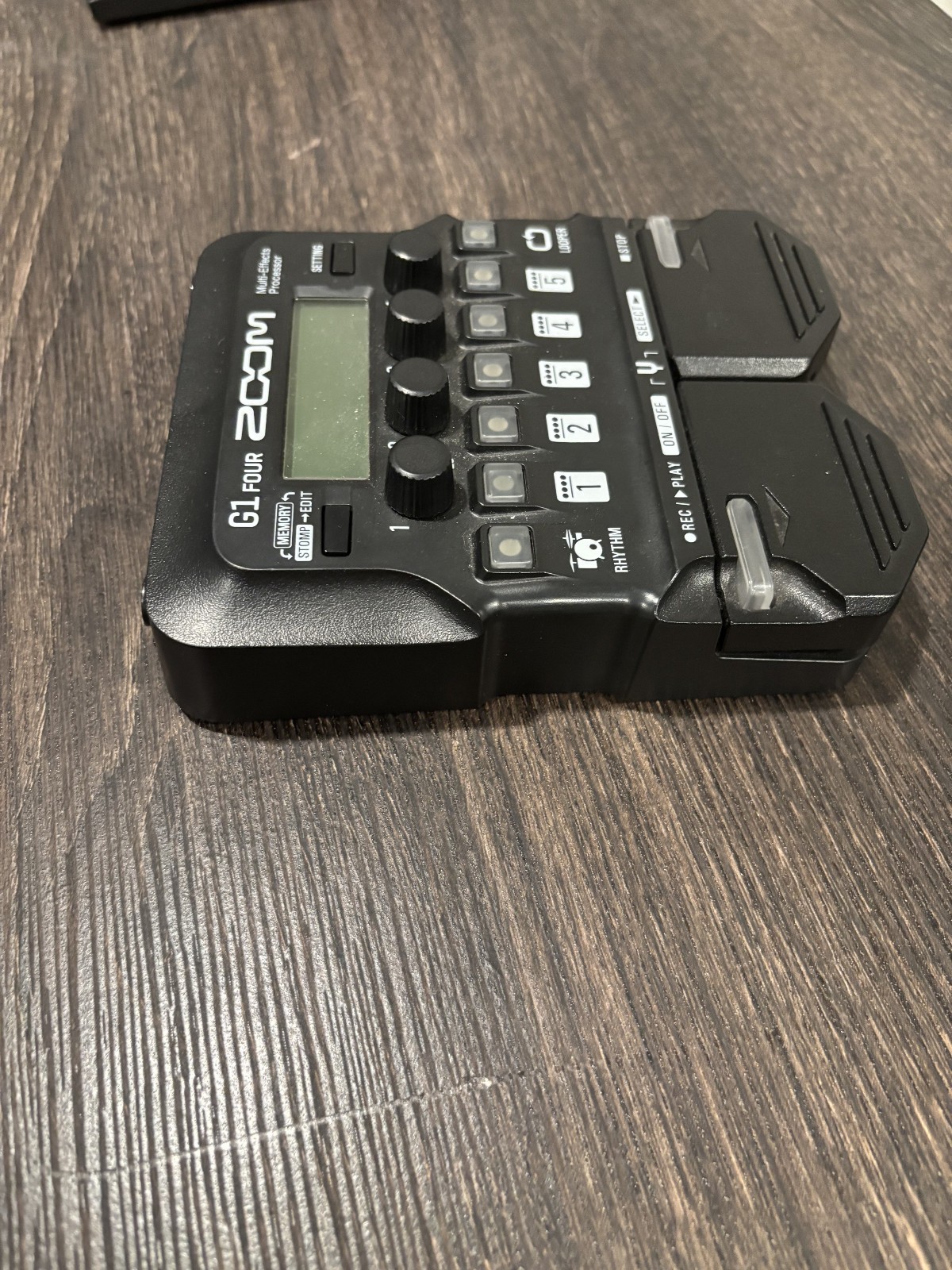 Zoom G1 FOUR Multi-effects Processor