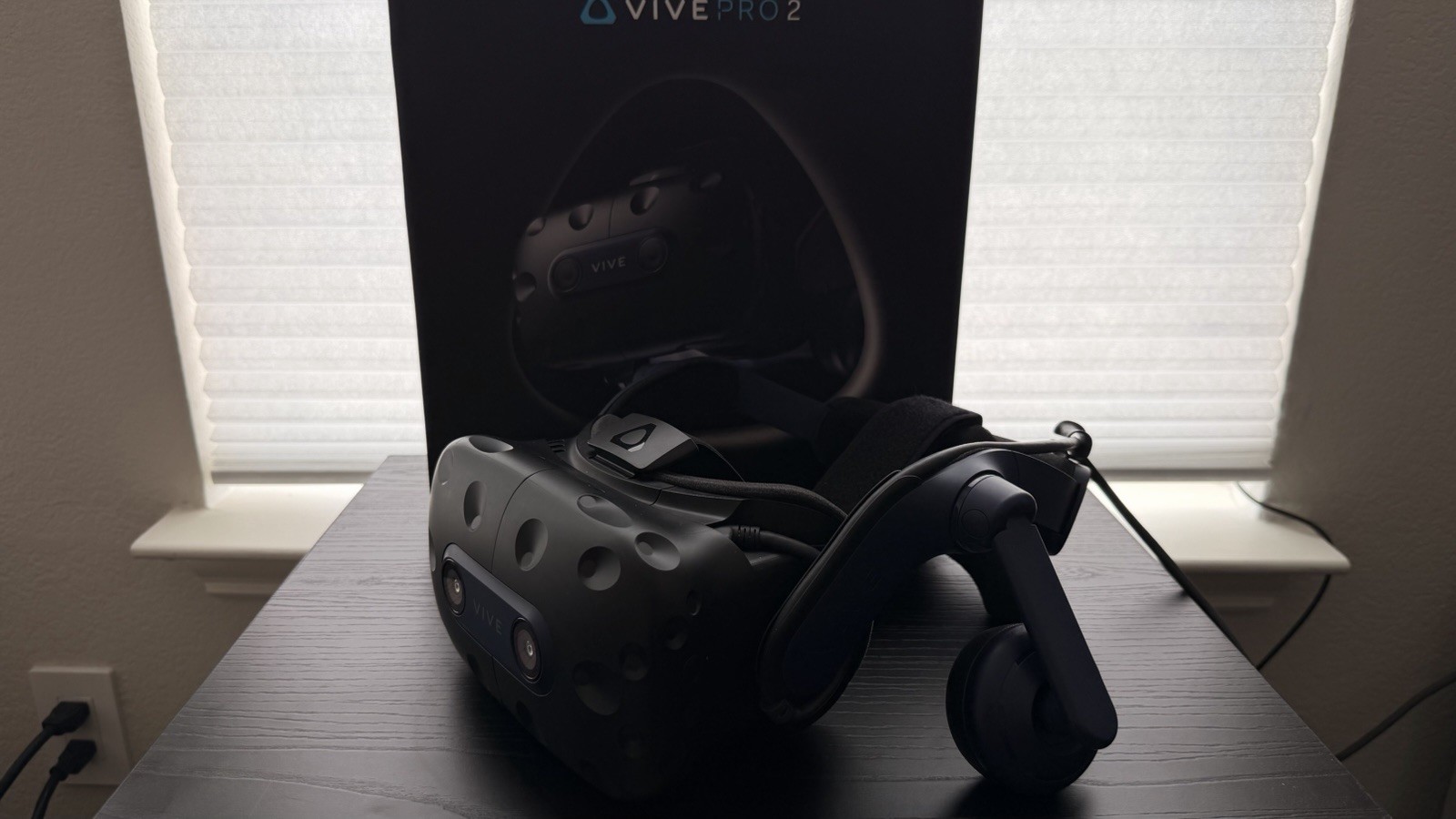 HTC Vive Pro 2 VR Headset + Link Box + Cables - Tested Working