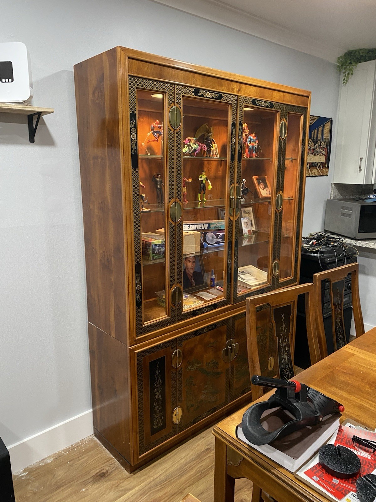 Solid Wood 6 Chairs Dining Table W / Hutch And Buffet Server.