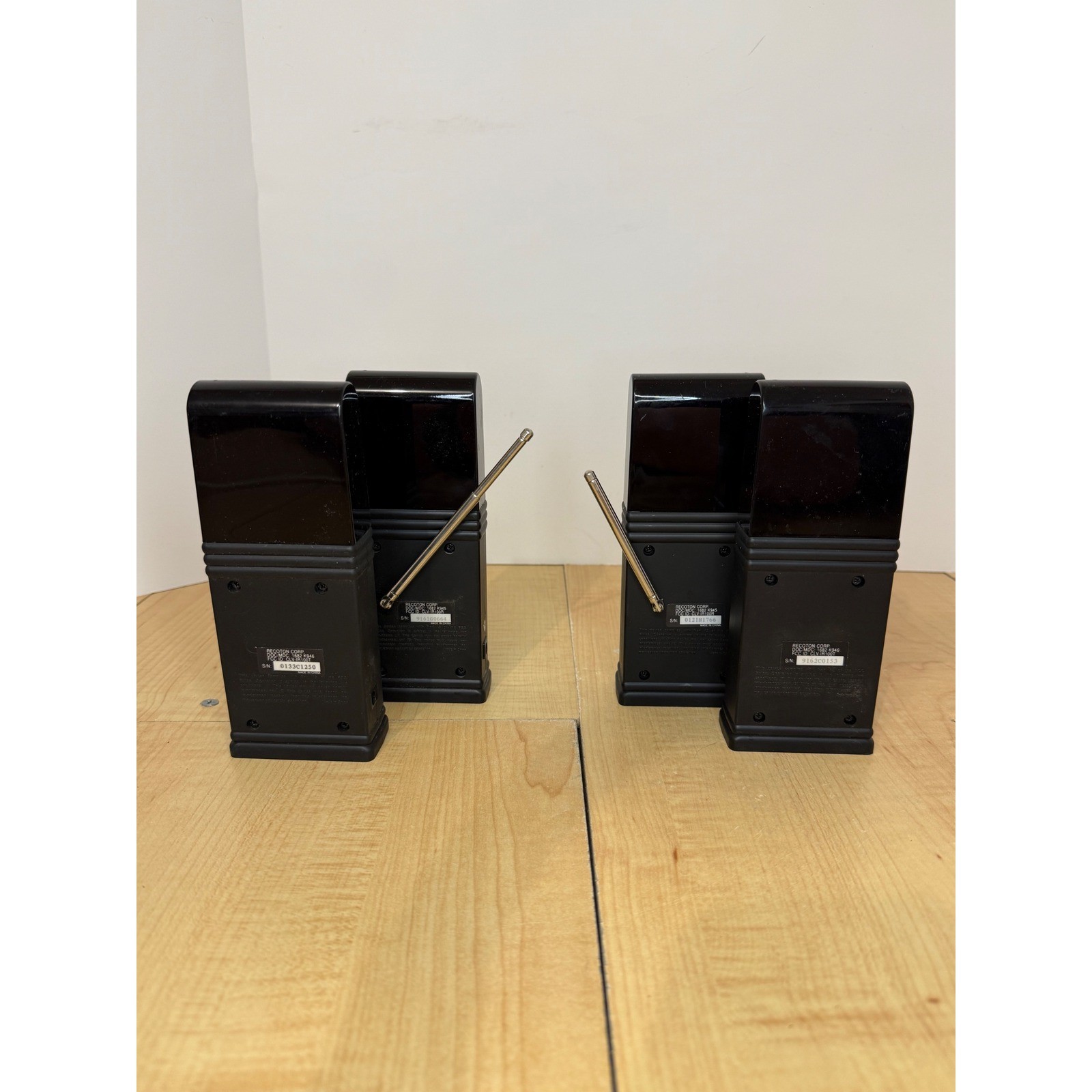 Recoton IR100 Wireless Infrared Remote Control Extender Transmitter Receiver Set