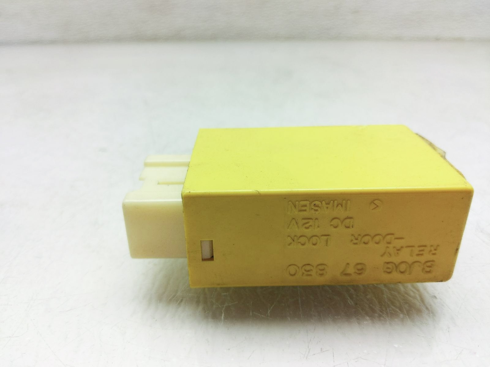 Mazda Miata 2004-2005 Relay Control Unit B115-67-730