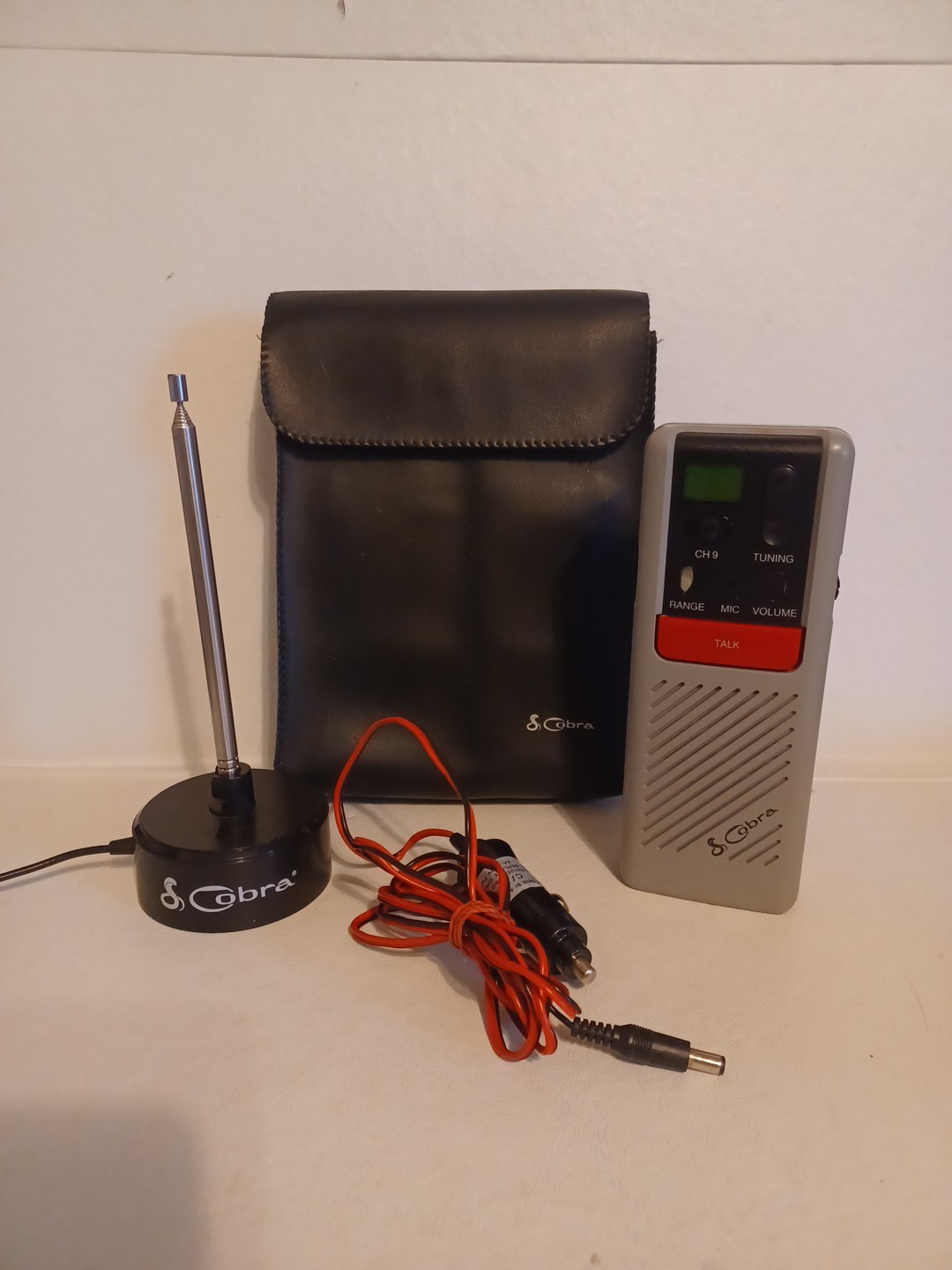 COBRA Model 39 Plus 40 Ch S.O.S. Emergency CB Radio, Antenna, Cords, Bag. Works.