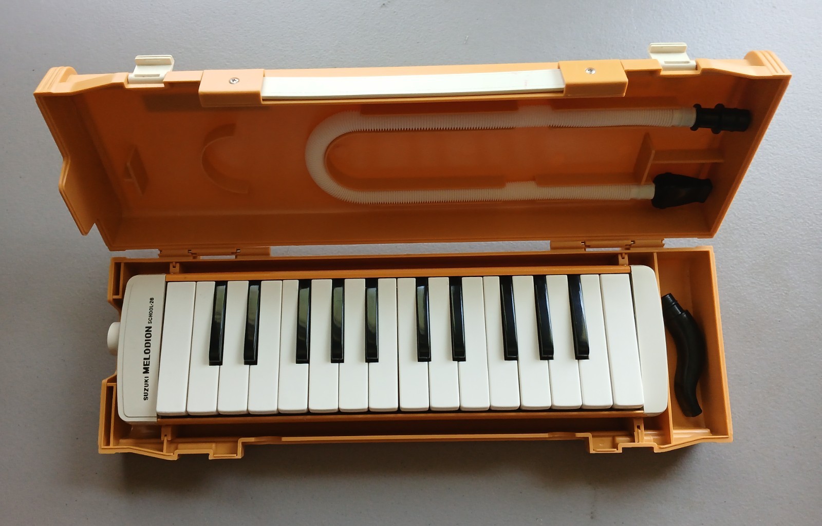 SUZUKI  SCHOOL  26  MELODION      $29 + shipping       Excellent Condition