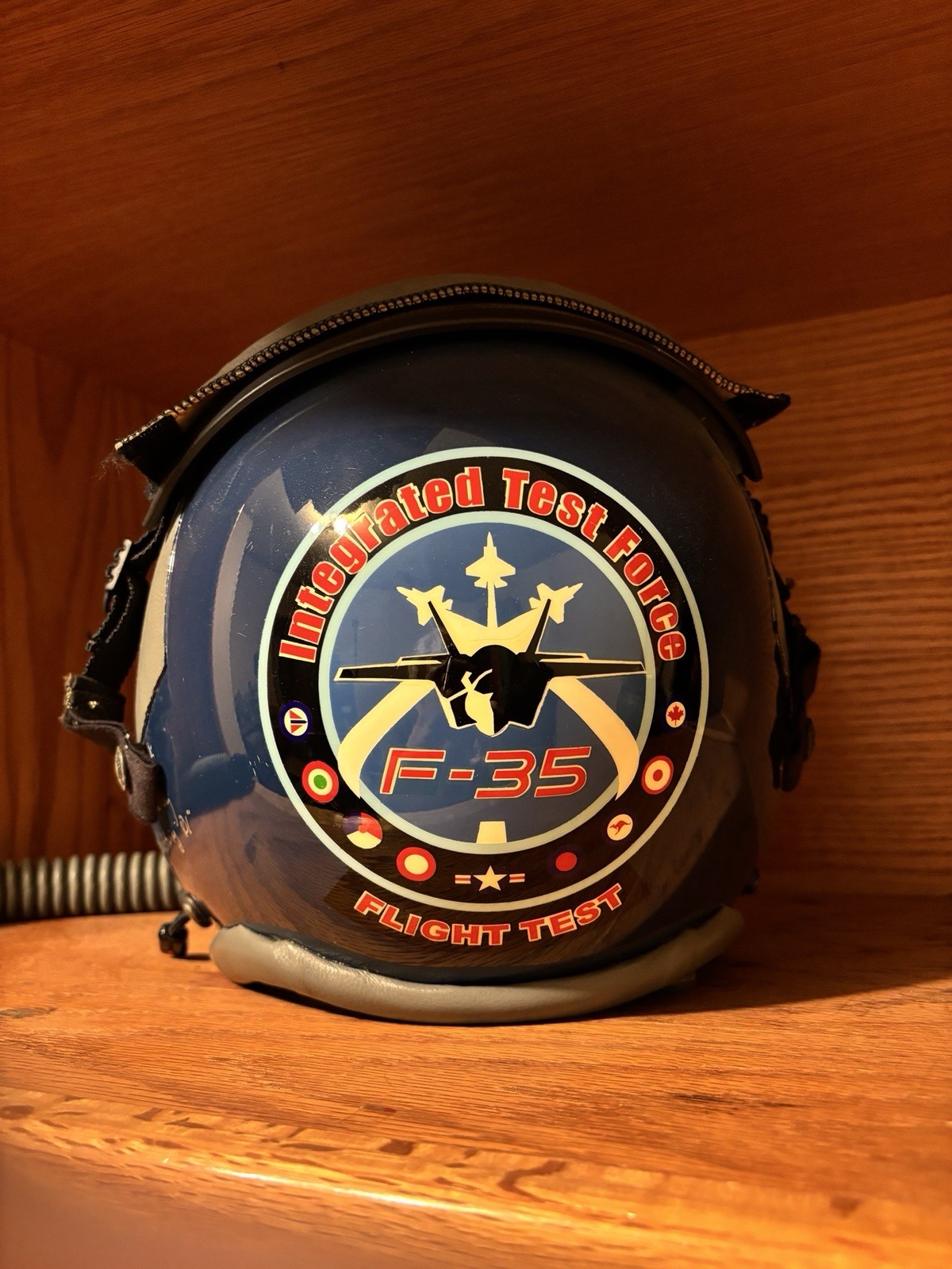 Dunrite Flight test pilot helmet Jon Beesley SIGNED w/ Gloves Lockheed Martin
