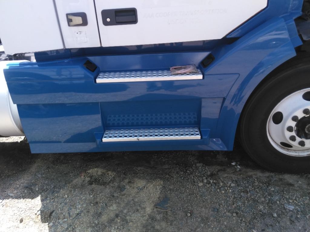 For 2015 VOLVO VNL SIDE FAIRING Right , GA