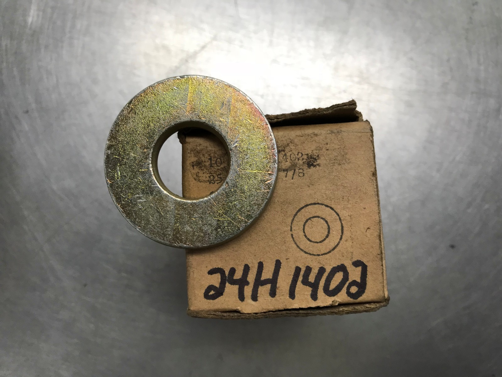 24H1402  GENUINE John Deere WASHER  -  Replaces D139R