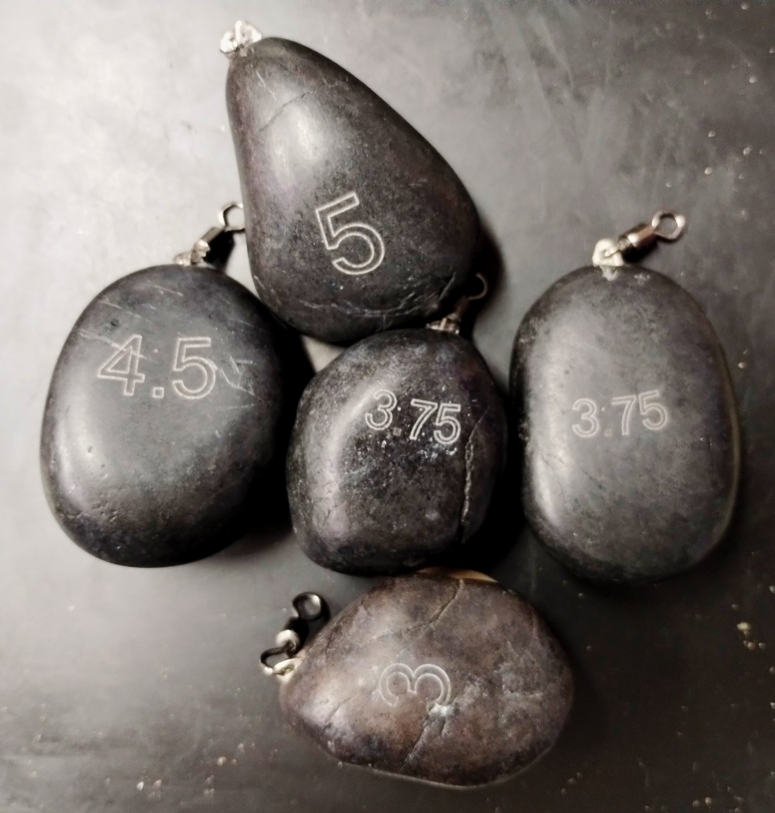 5 pc. River Stone Fishing Sinkers with Swivels total weight 20 oz.