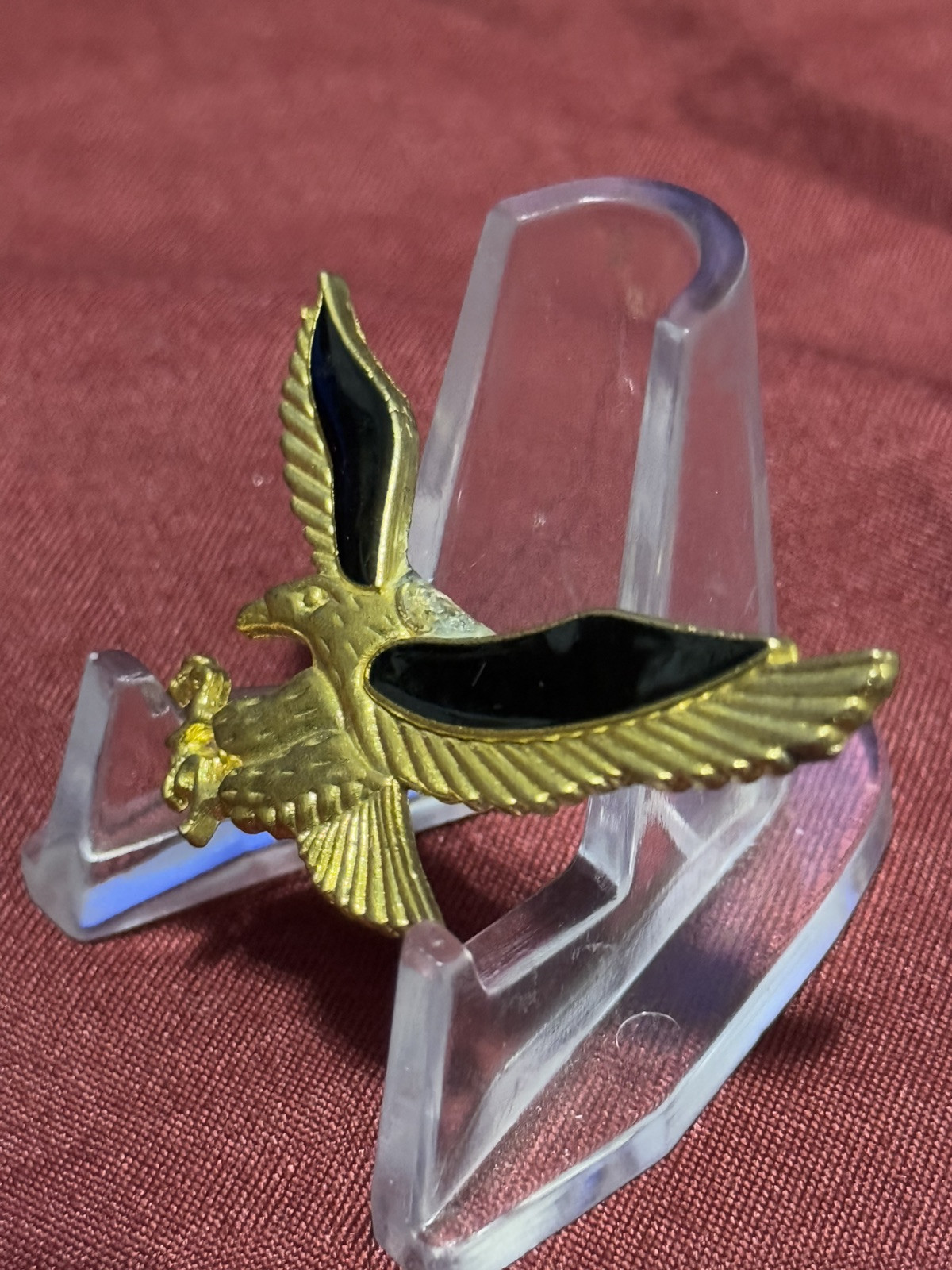 Iraqi Army eagle beret pin badge