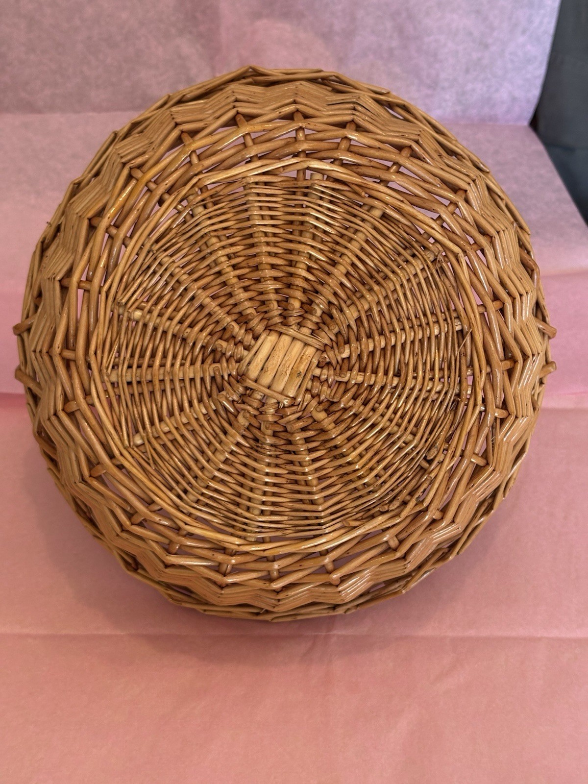 Vintage All Purpose Brown Wicker / Rattan Basket Gift Easter Bread Decorative