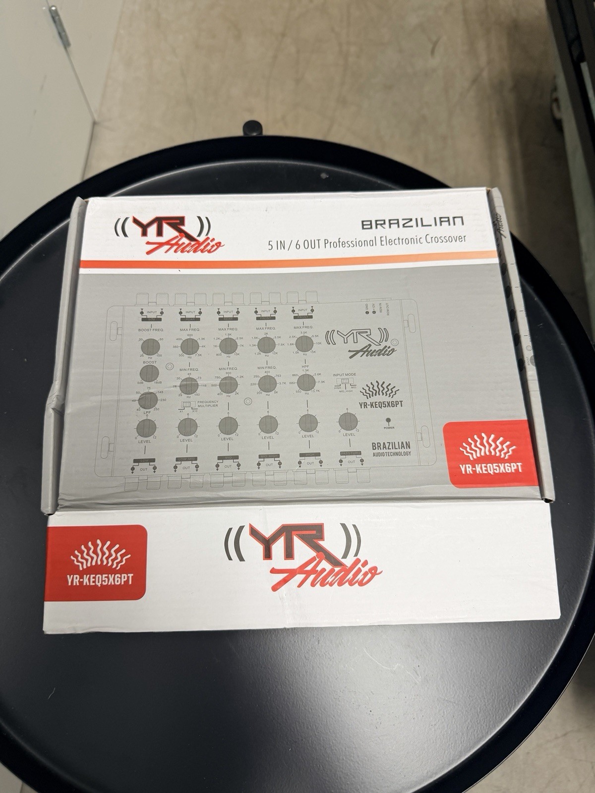 This is a YR Audio Brazilian 5 In / 6 Out professional electronic crossover
