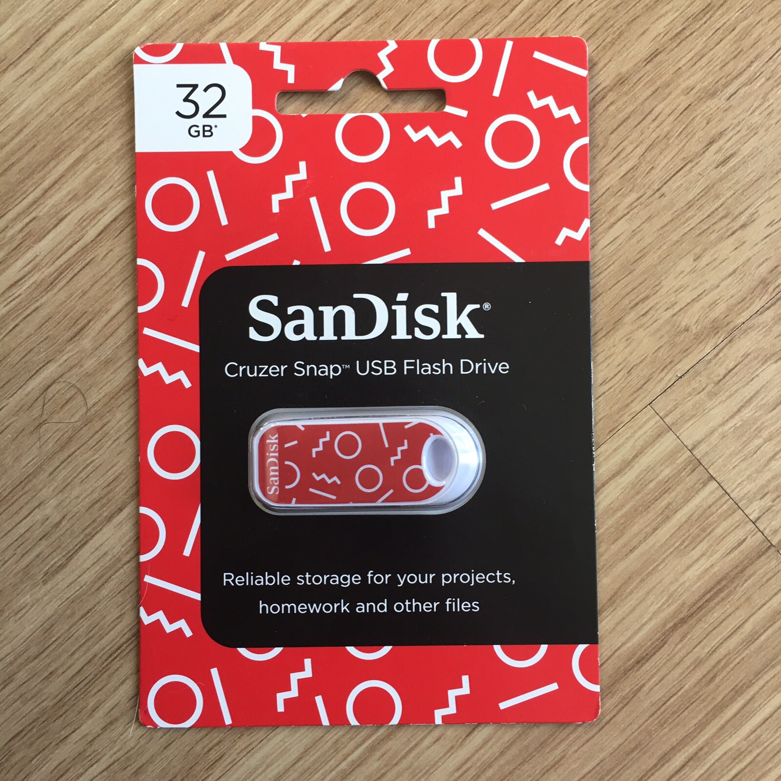 NEW IN BOX SANDISK CRUZER SNAP USB FLASH DRIVE 32 GB