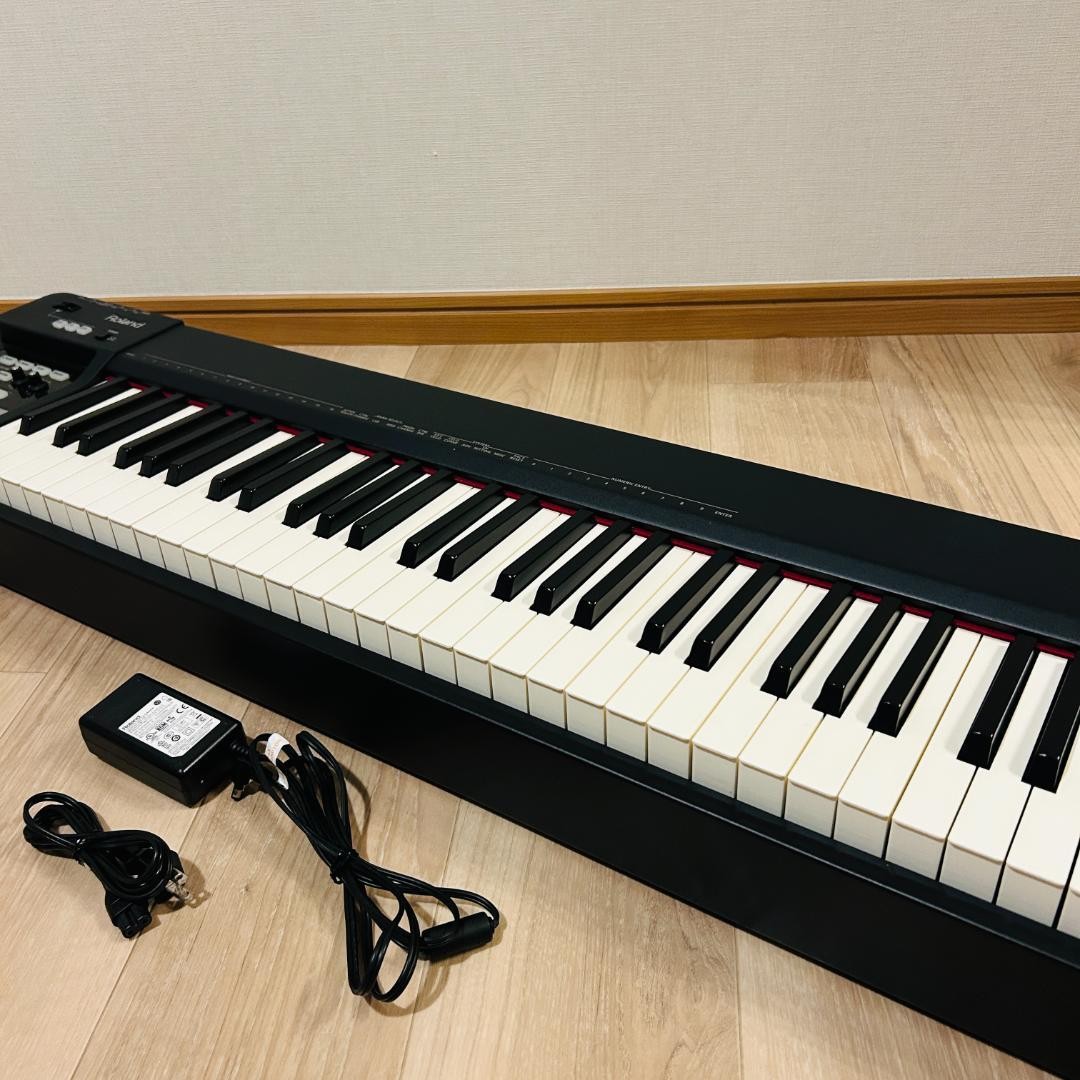 Roland RD-64 Digital Piano 64 Keys Electronic Keyboard Controller Tested Works