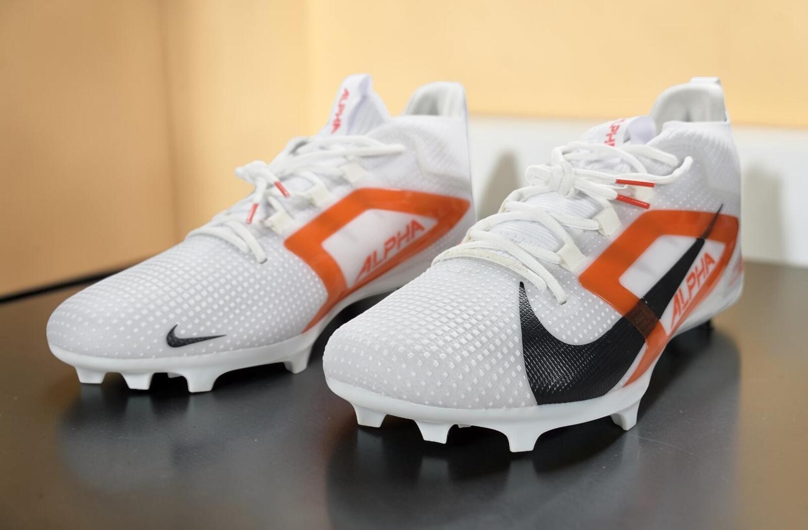 Nike Alpha Menace 4 Elite Cleats White Orange FZ7701-104 Men’s 17 NWOT No Box