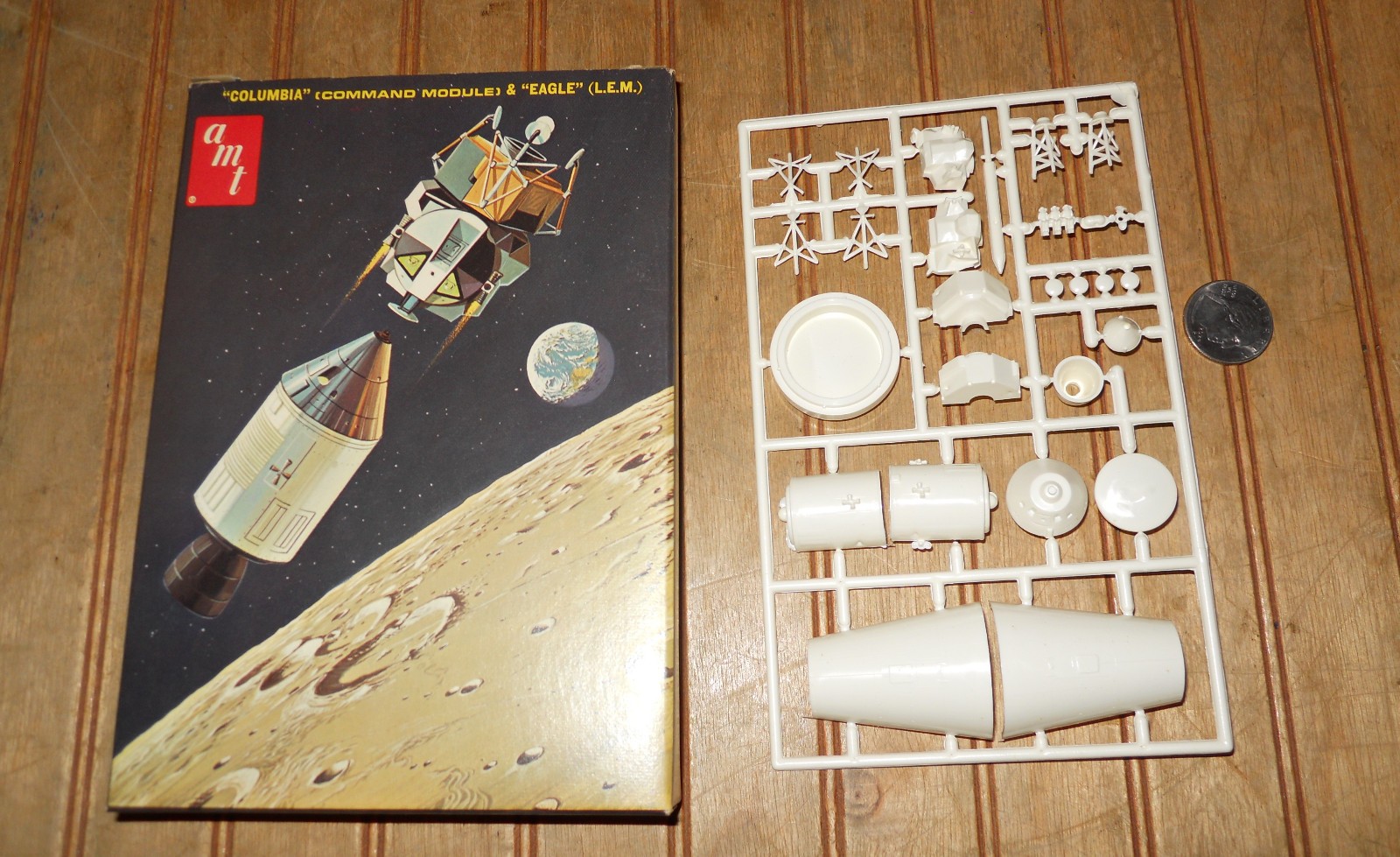Vintage AMT APOLLO SPACECRAFT Model KIT Eagle LEM & Columbia Command Module