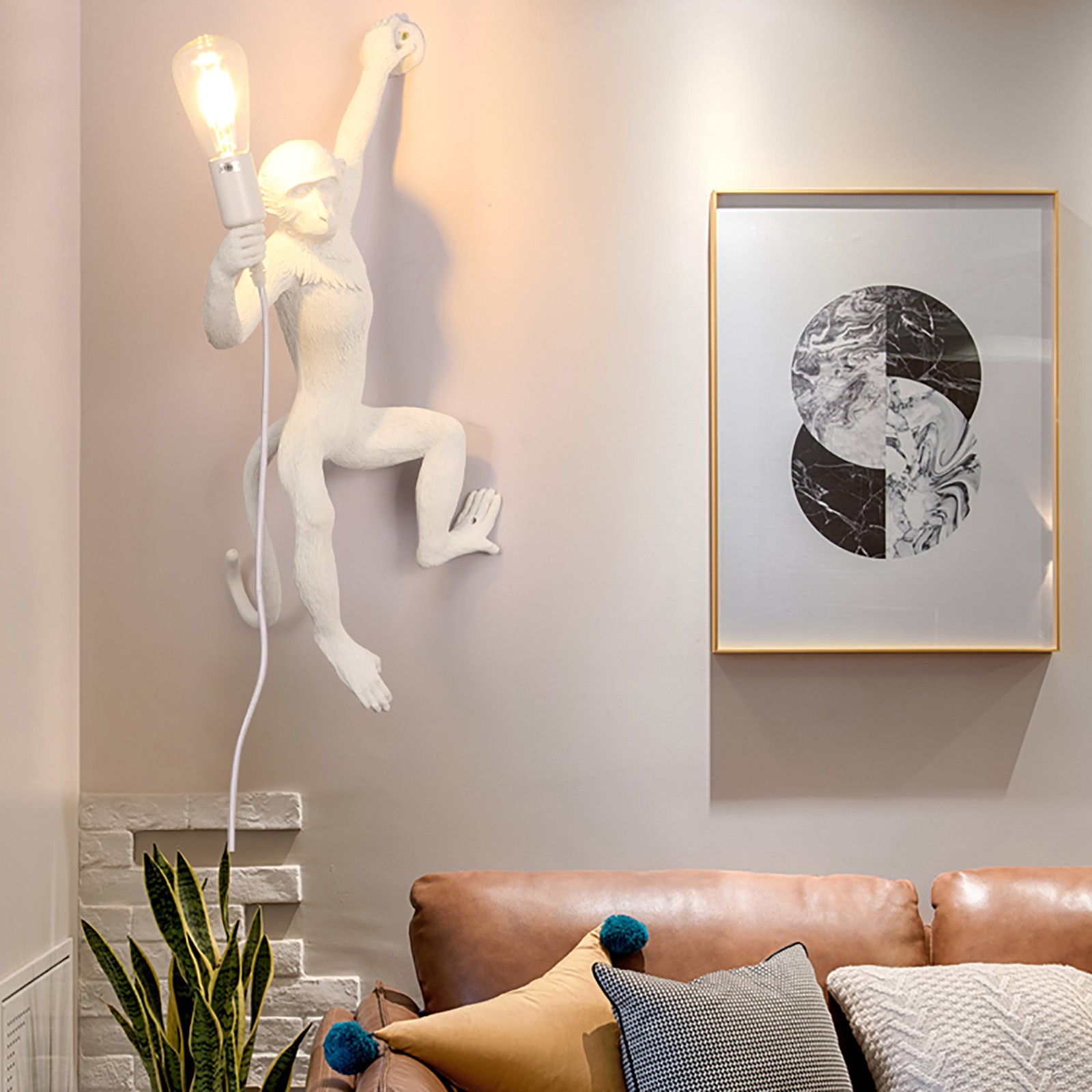 Monkey Wall Lamp – Fun Resin Design for Kids' Rooms & Ambiance Lighting