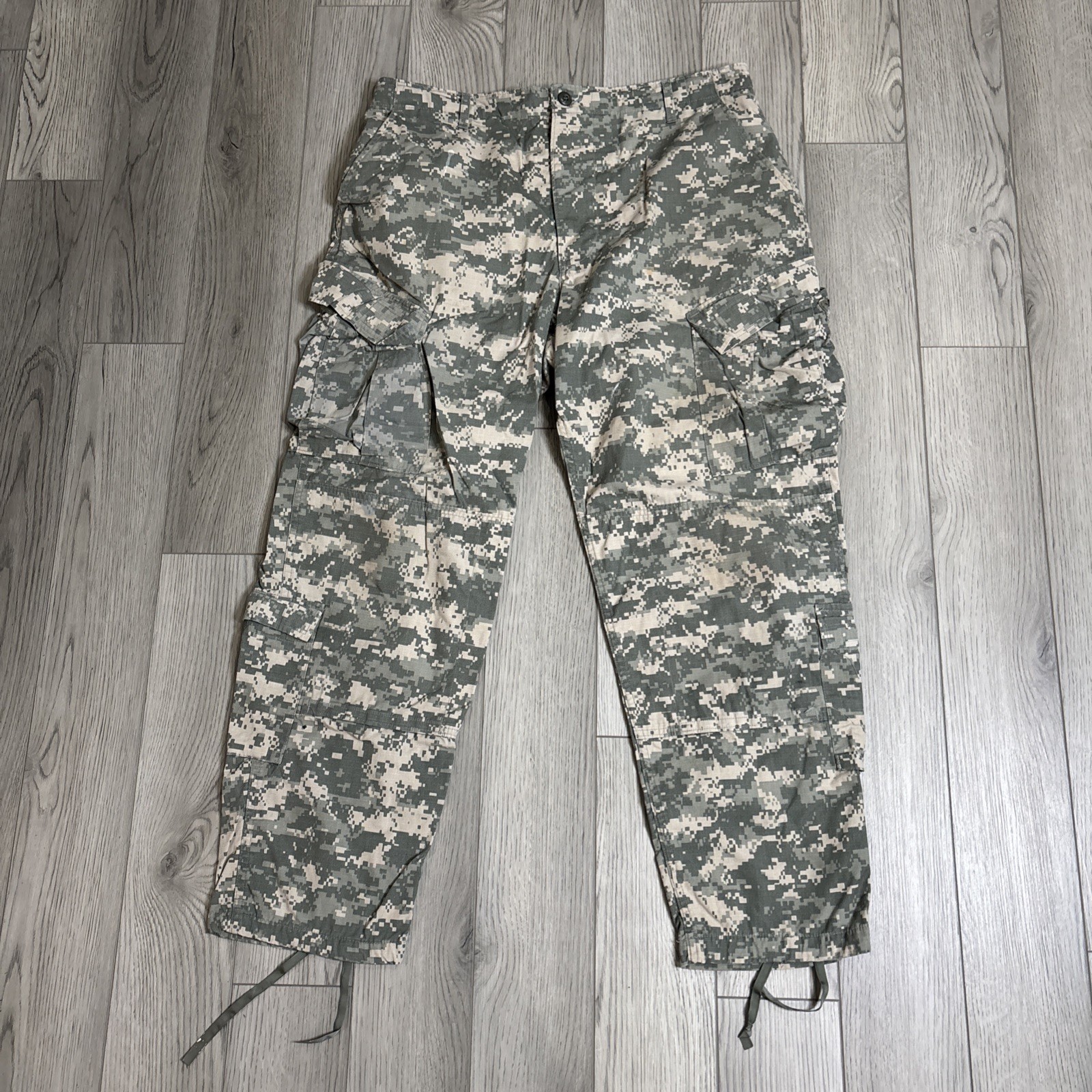 US Army Combat Uniform Trousers ACU Digital Camouflage Men’s Size L Regular
