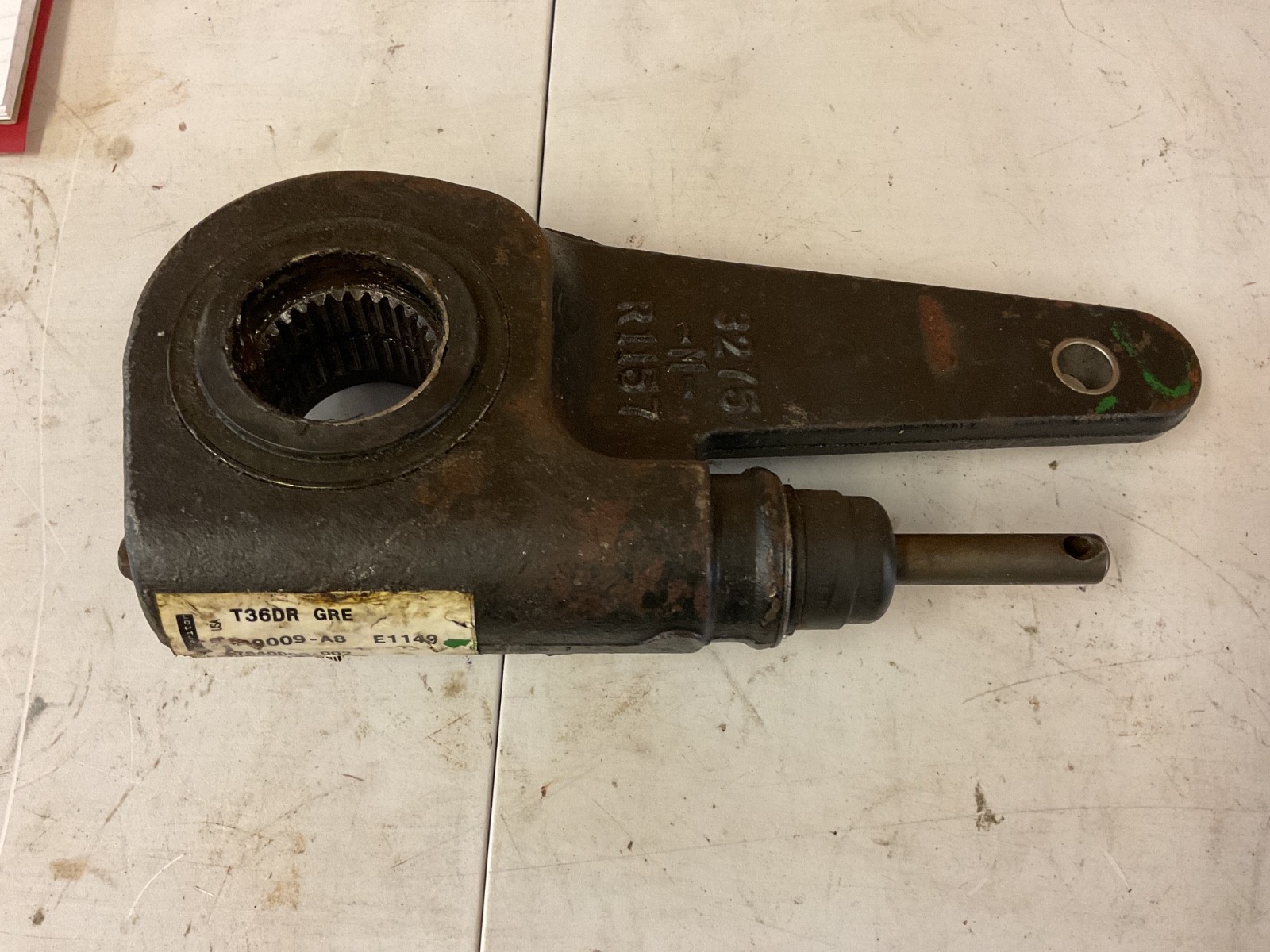 AIR BRAKE SLACK ADJUSTER A764 CROSSES WITH 2R803058