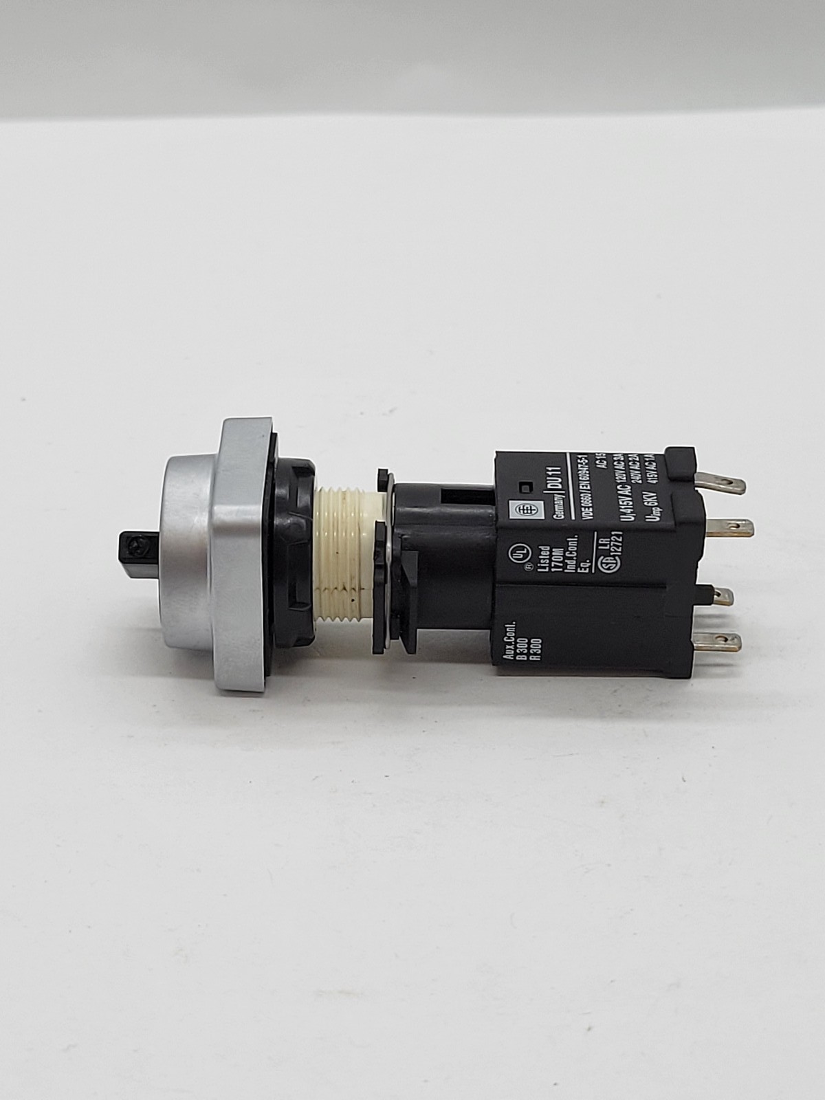 Square D D6G2SDU11 Selector Switch 415V AC-120V 3A 6KV 4 Pin 2 Position Switch