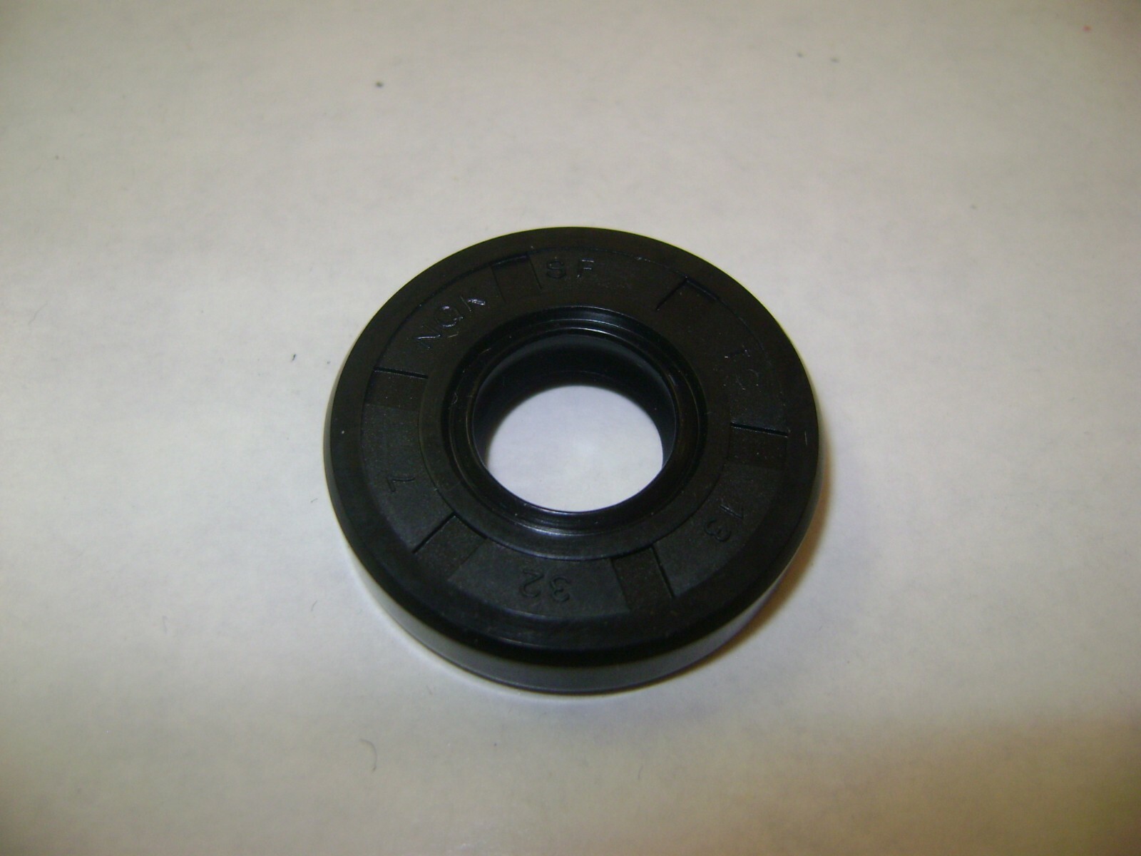 NEW TC 13X32X7 DOUBLE LIPS METRIC OIL / DUST SEAL 13mm X 32mm X 7mm