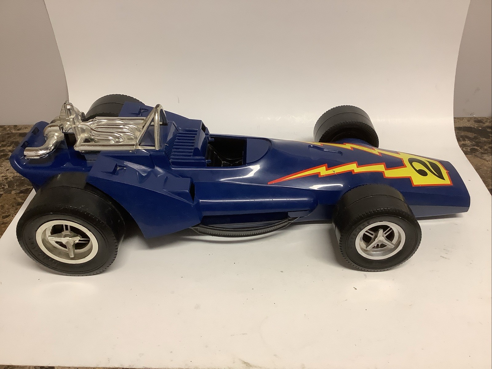 Johnny Lightning 1970 Topper Toys Al Unser #2 Indy Race Carrying Case