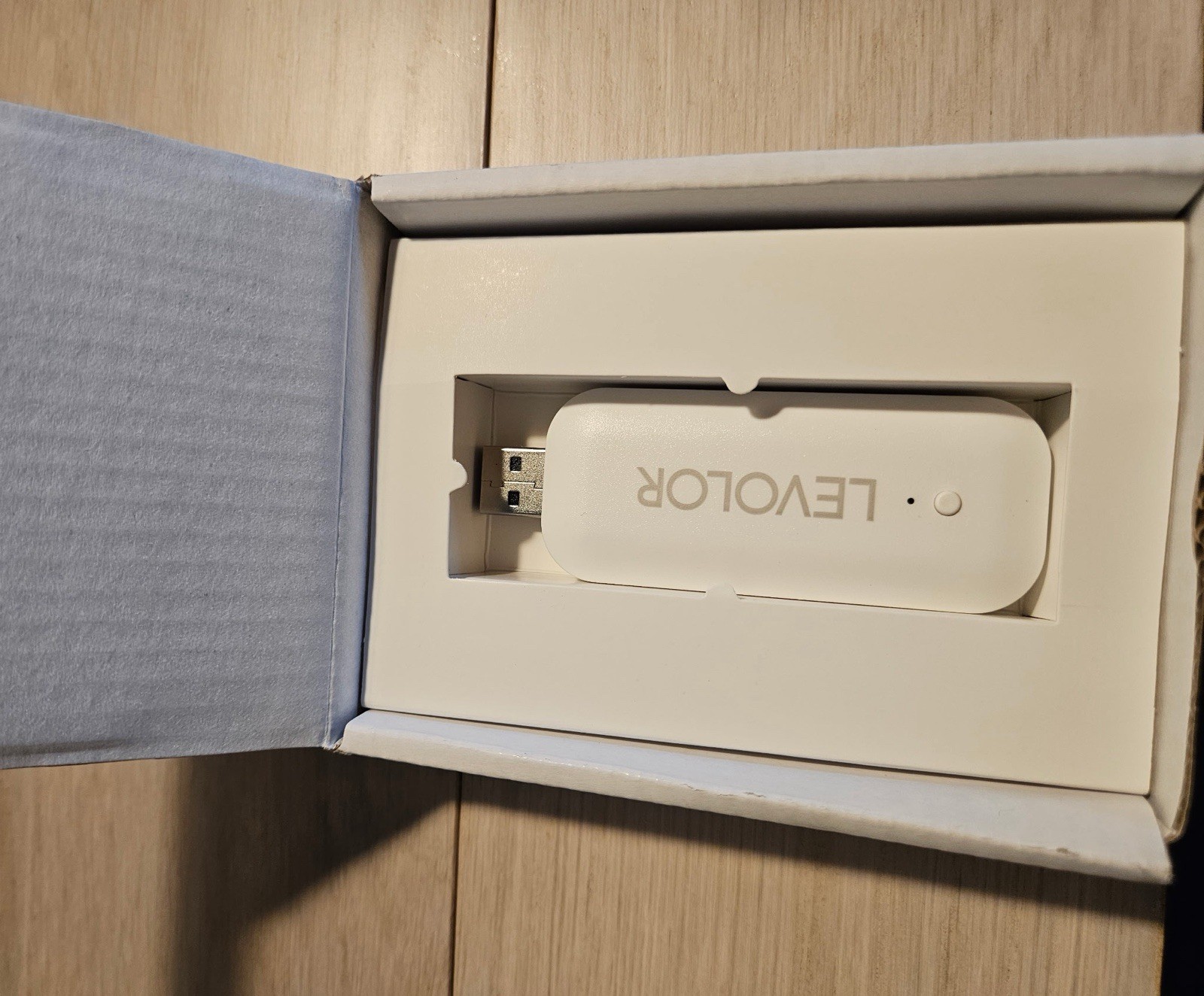 Levolor InMotion Smart Hub 1041770-WiFi Hub for motorized Blinds  - New in Box￼