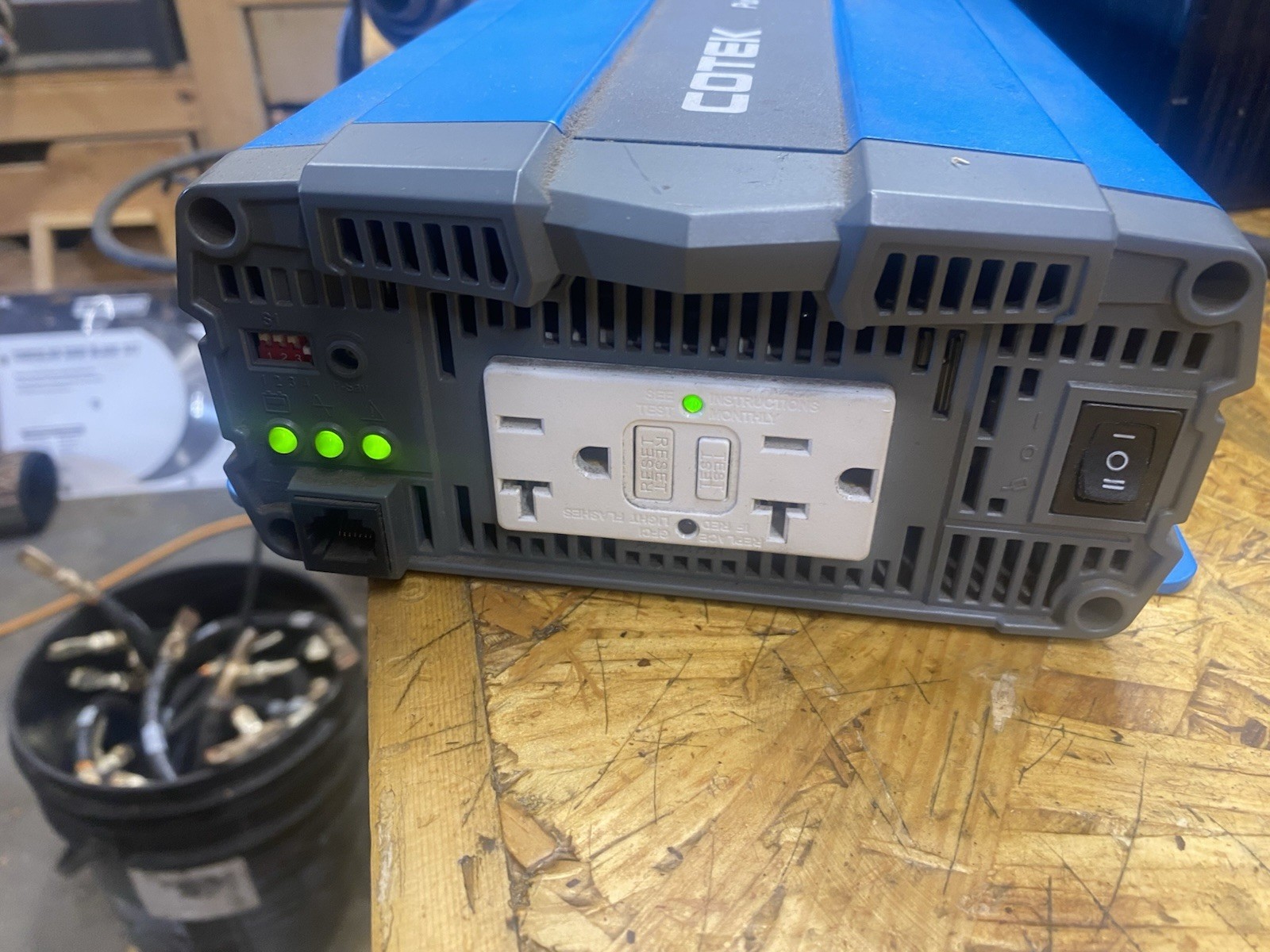 Cotek SP-1000-124 Pure Sine Wave Inverter GFCI 120VAC 24VDC 1000W