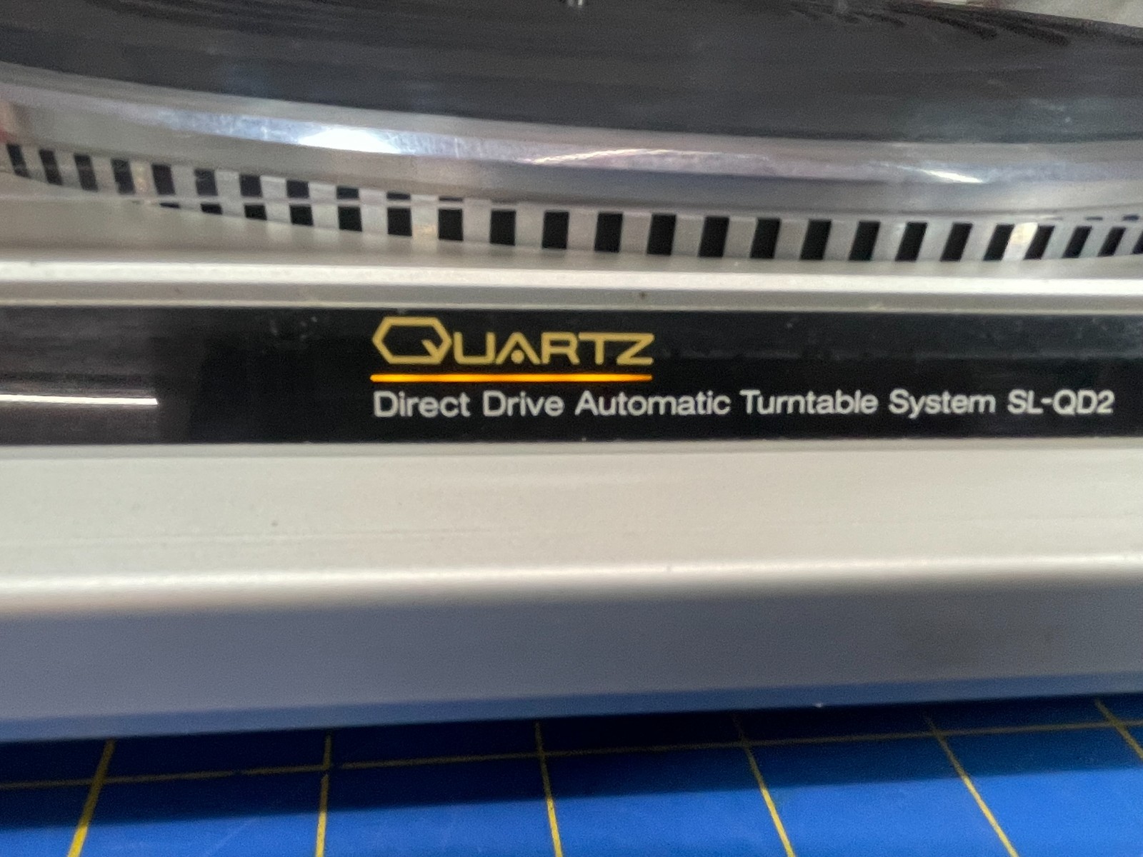Technics direct drive auto-return turntable quartz SL-QD2