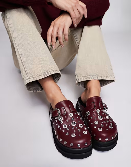 Azalea Wang Swiftly Studded Platform Clogs Slides Sz 8.5 Burgundy FABULOUS! NEW