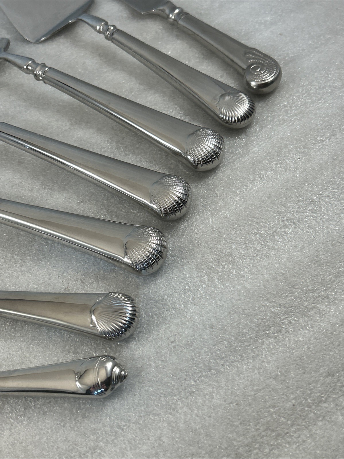 7 pc Reed & Barton Gloucester Shell Williamsburg Stainless Serving Flatware Set