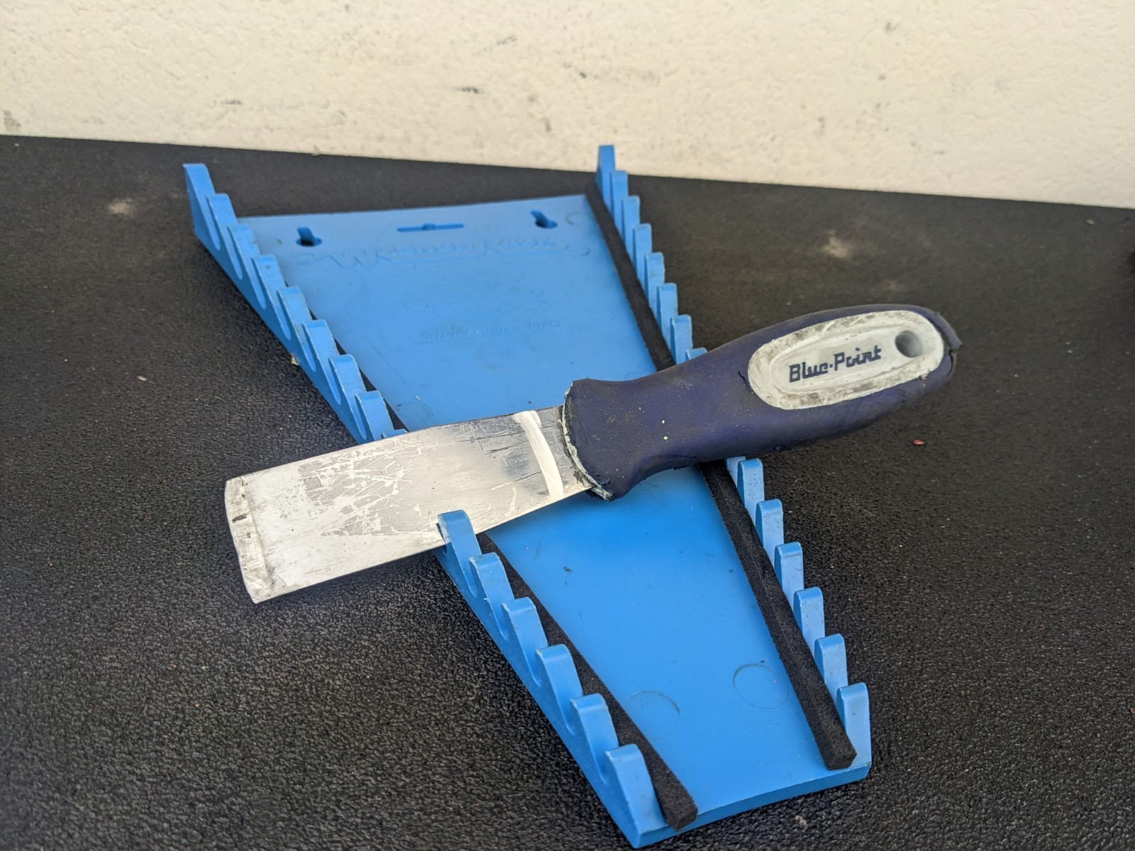 #bl616 Blue-Point Tools Soft Grip Flexible Straight Putty Knife / Scraper PK52A