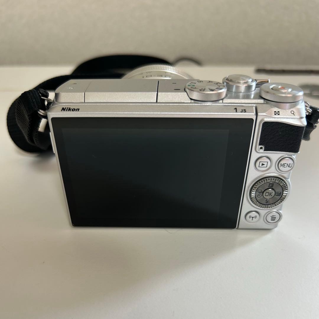 Nikon J5 709311