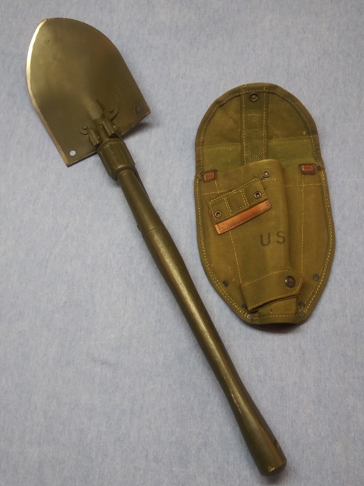 Vintage US Pioneer 1965 Vietnam Era Folding Shovel Pick Entrenching Tool w Cover