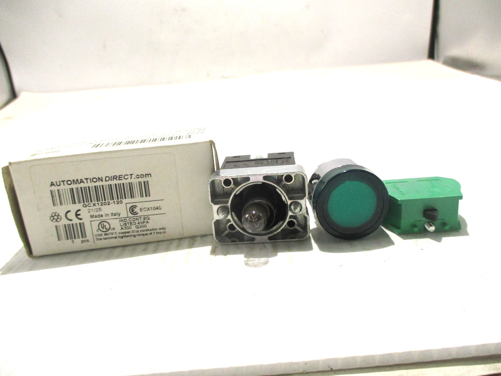 NEW AUTOMATION DIRECT GCX1202-120 GREEN ILLUMINATED PUSH BUTTON
