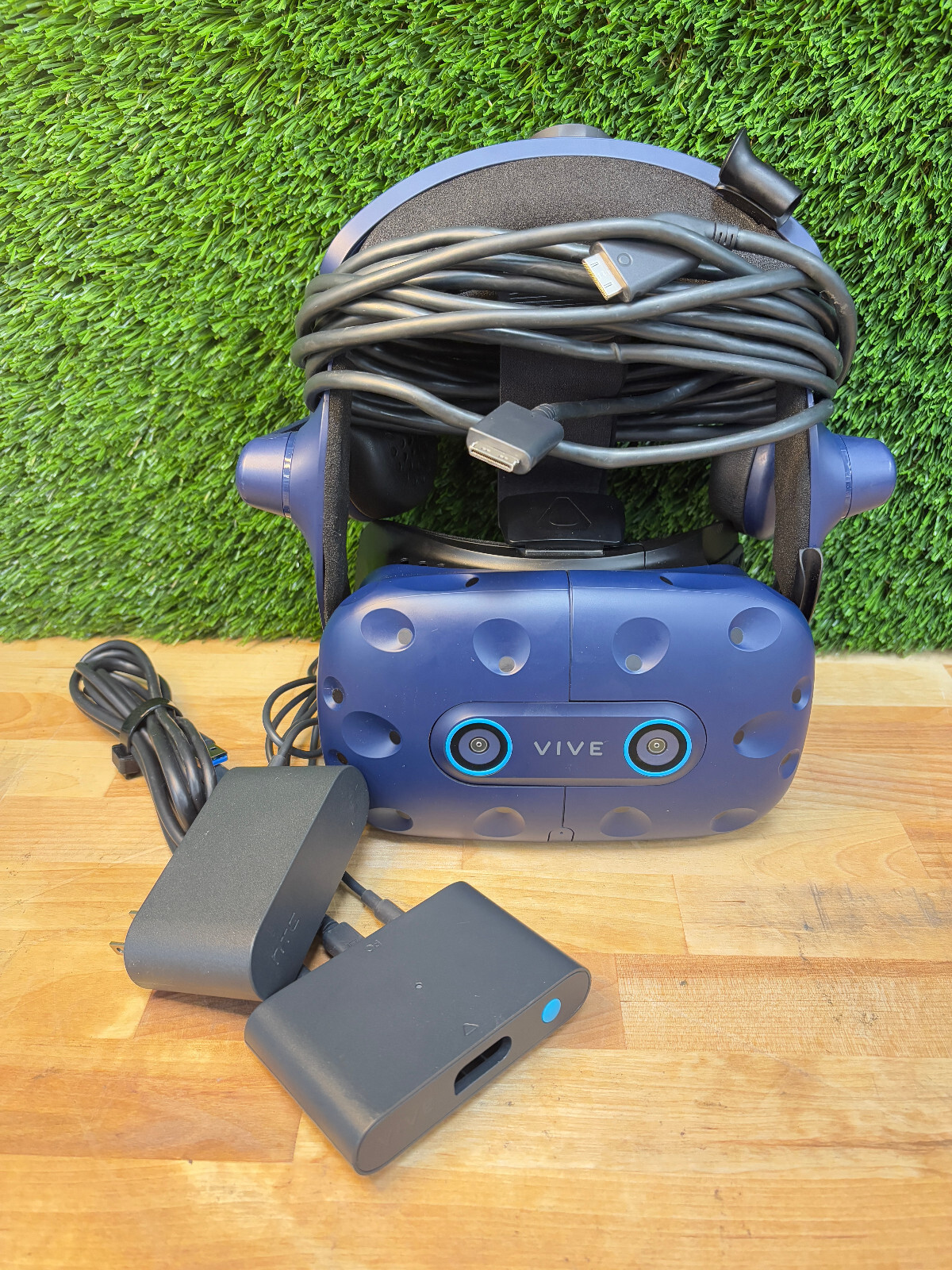BUNDLE|Vive Pro Eye Virtual Reality System Advanced Eye-Tracking Virtual Reality