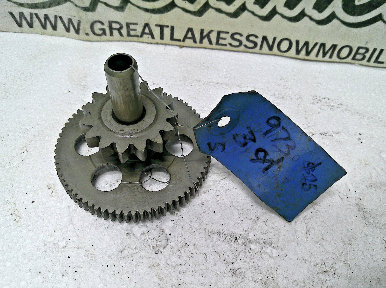 Yamaha 973cc Rage Vector Venture Nytro Snowmobile Starter Idler Gear Post Shaft