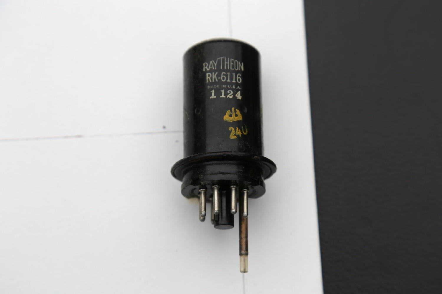 1940 WORLD WAR II KLYSTRON RADAR MICROWAVE TV VACUUM TUBE-RAYTHEON RK 6116