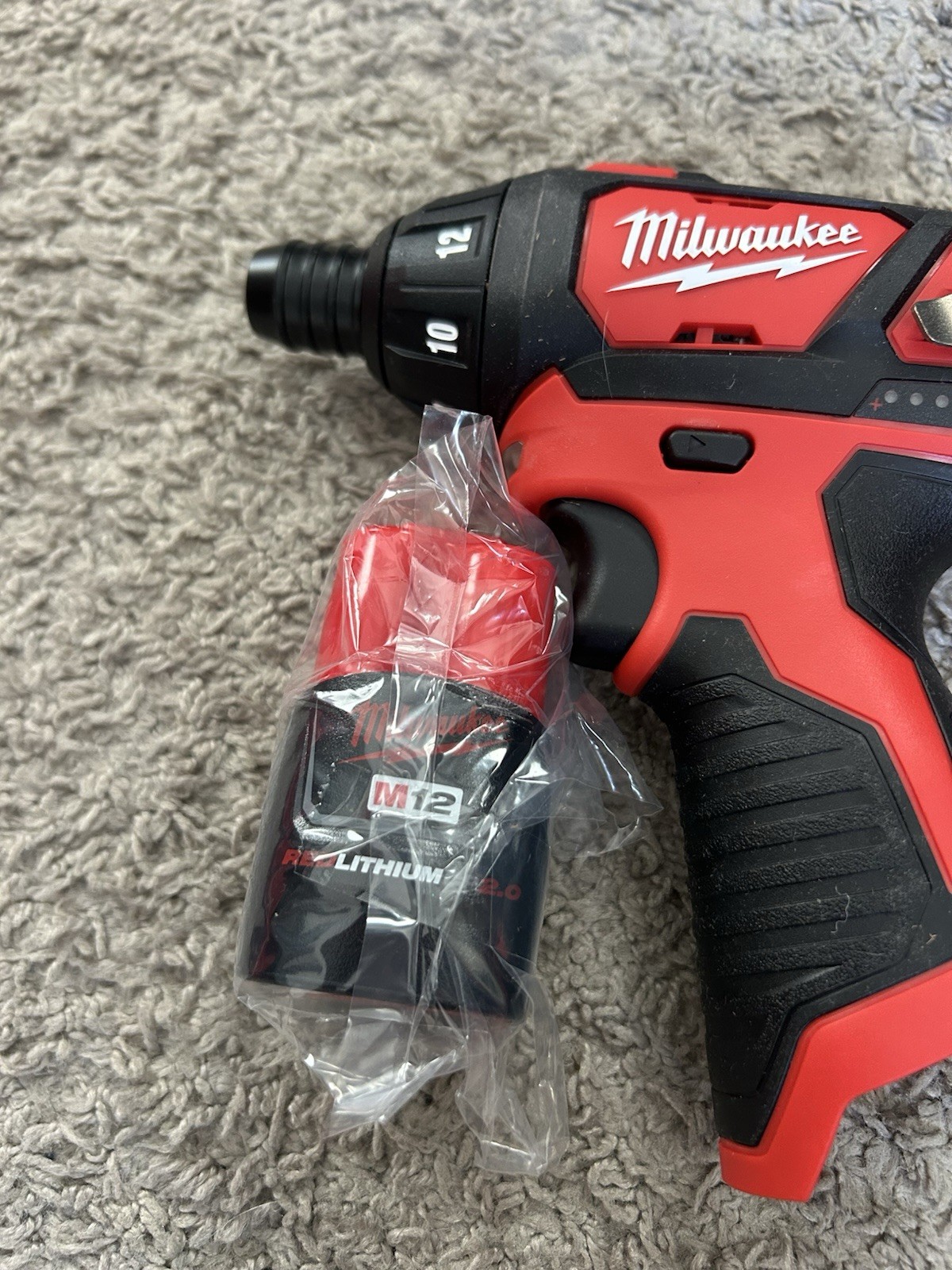 Milwaukee M12 1/4” Hex Screwdriver Kit NEW