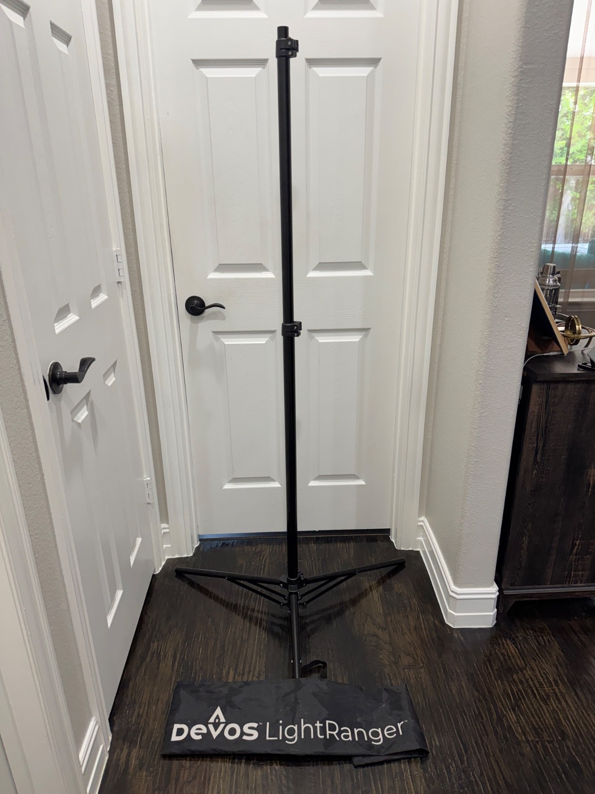 DeVos LightRanger Telescoping Tripod Stand (Light Head not included)