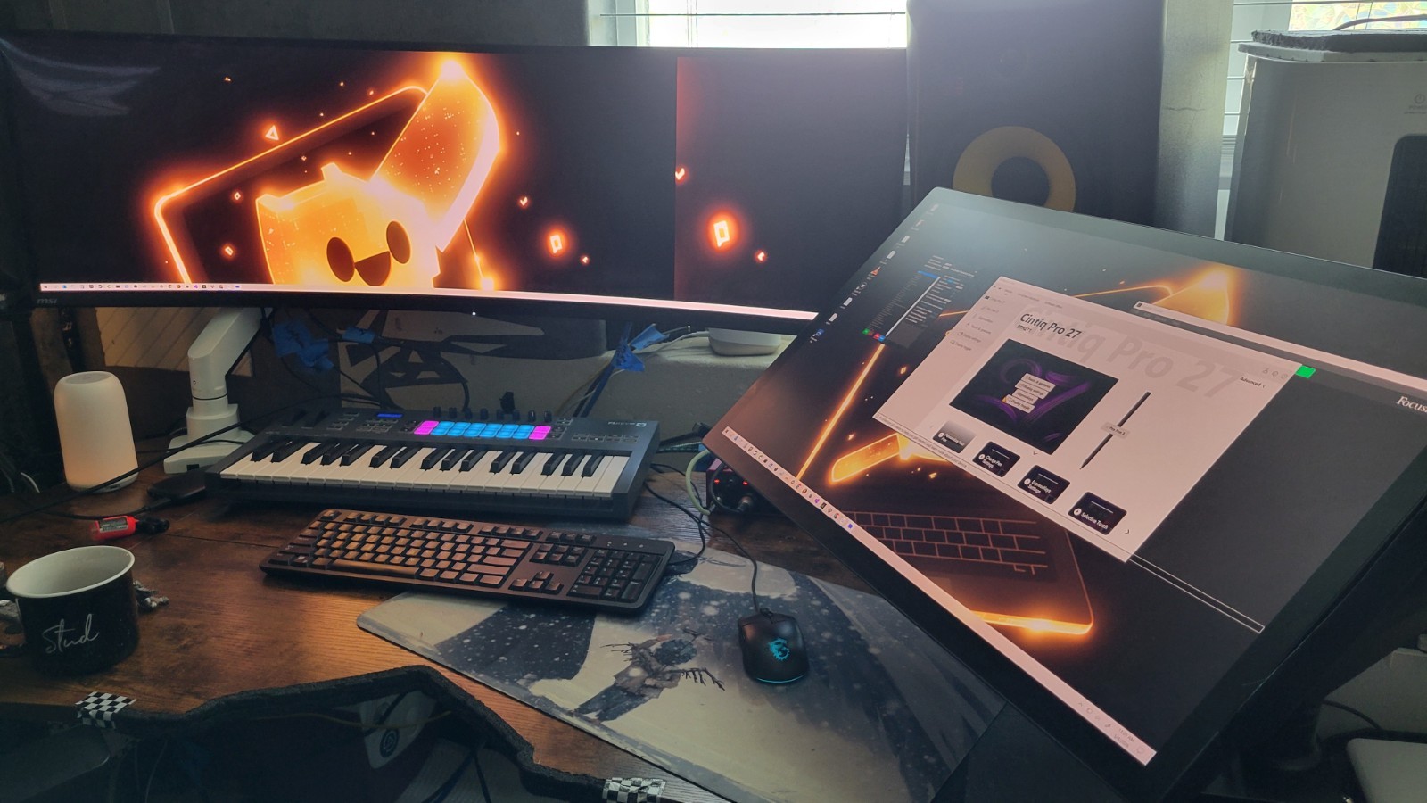 Wacom Cintiq Pro 27" + FLEX-Arm + RETRO-Fit adapter, W/ All Accessories.