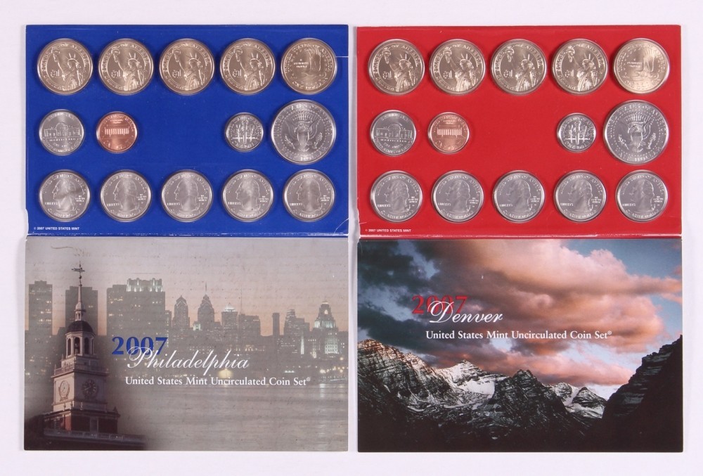 2007 U.S. Mint Uncirculated Coin Set with Box and COA  *JE