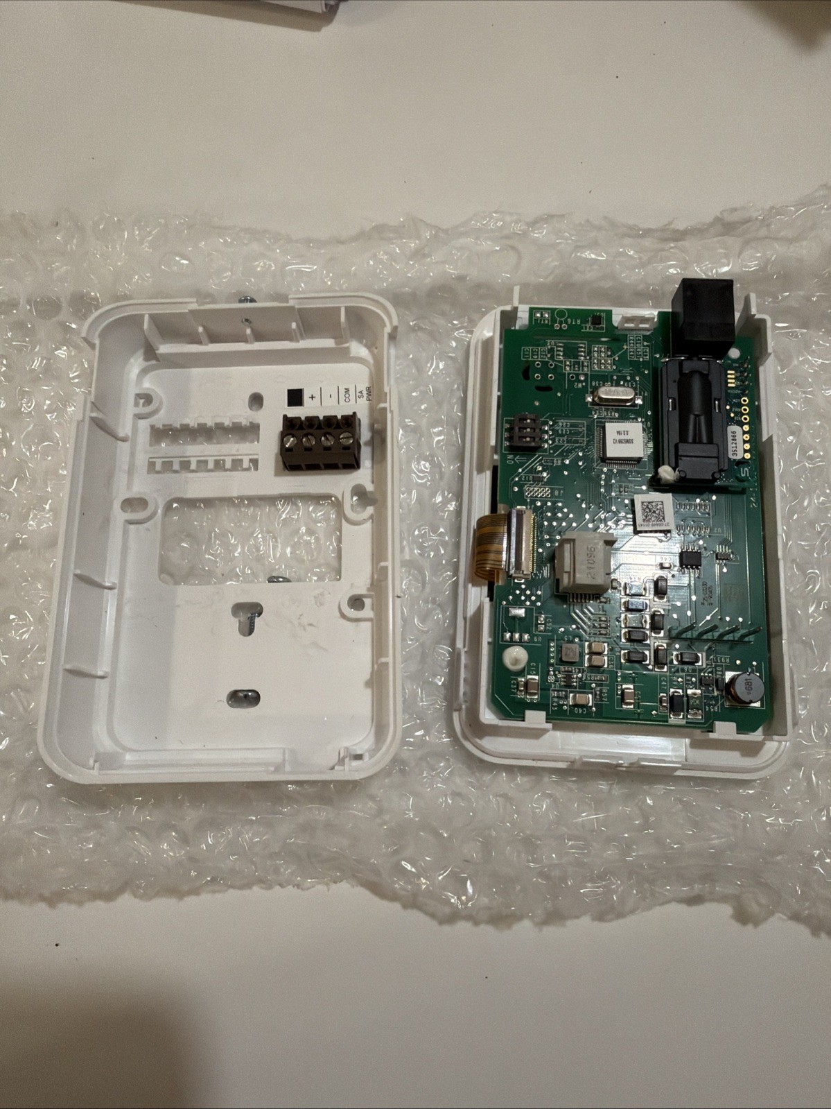 Johnson Controls NSB8BTC241-0 Room Temp & CO2 Sensor