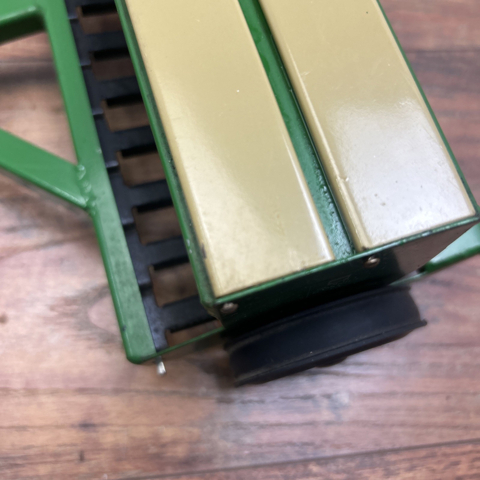 1/16 Great Plains Solid Stand End Wheel Drill Tractor Implement toy