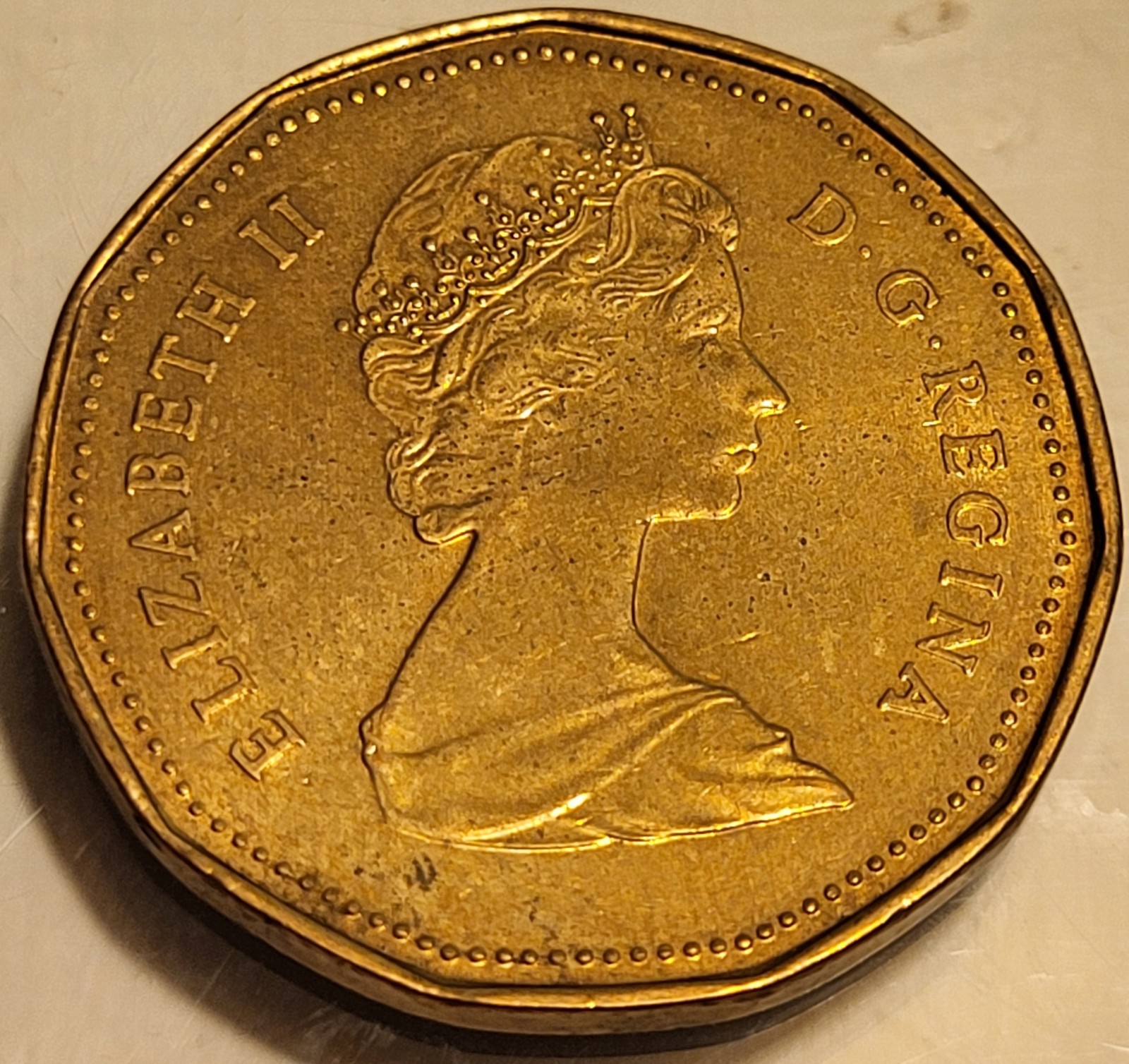 1987 Canada LOONIE One Dollar Coin Elizabeth II! Amazing Vintage Coin!